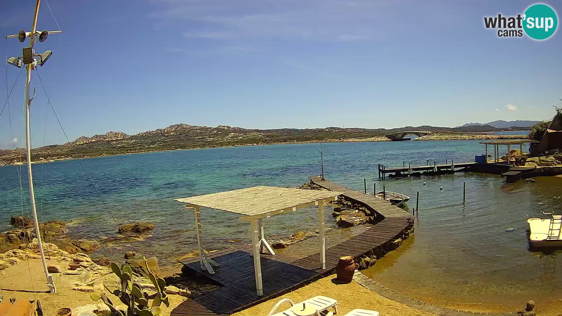 Spletna kamera v živo Ponte Caprera – La Maddalena – Sardinija – Italija