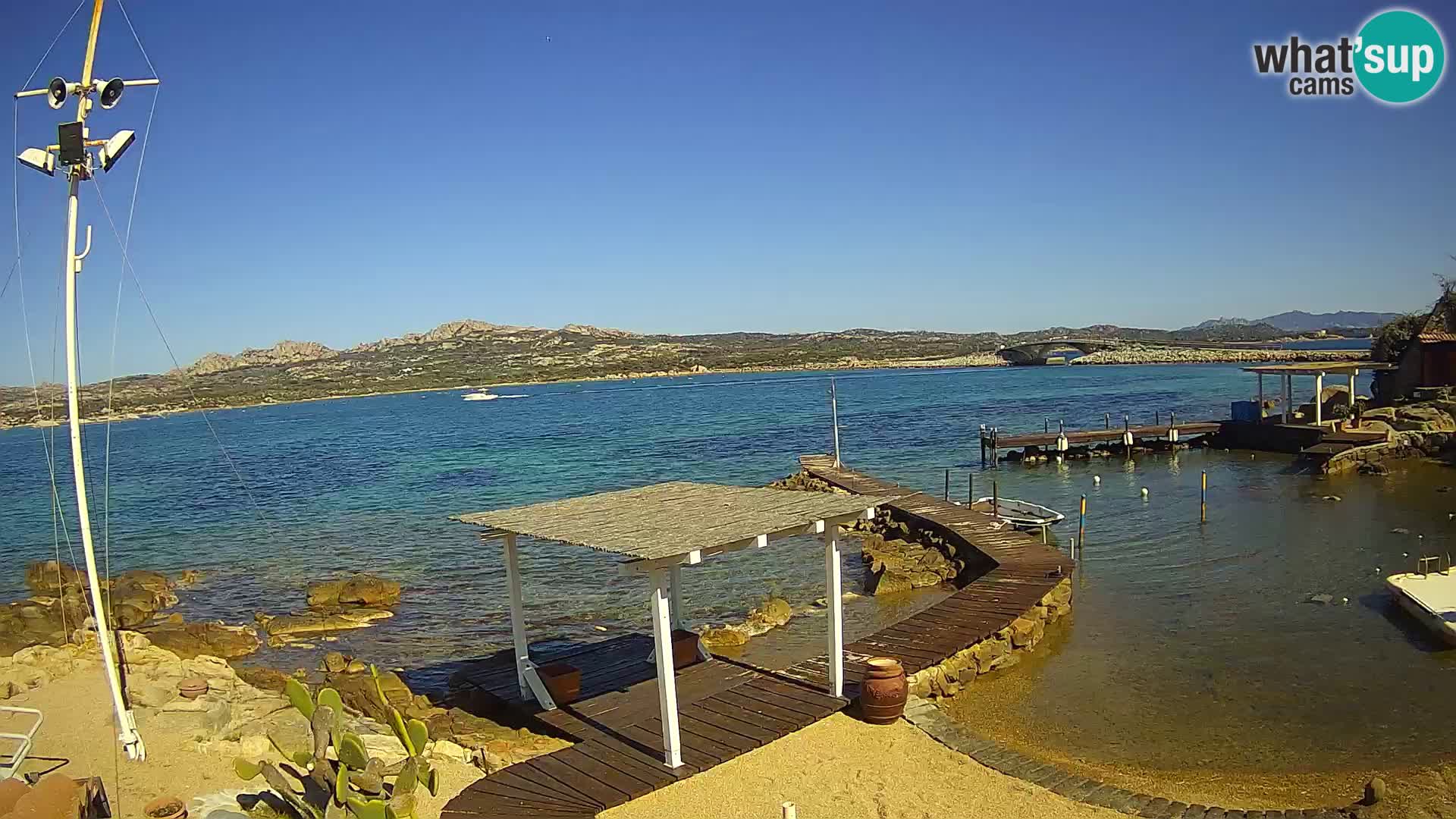 Spletna kamera v živo Ponte Caprera – La Maddalena – Sardinija – Italija