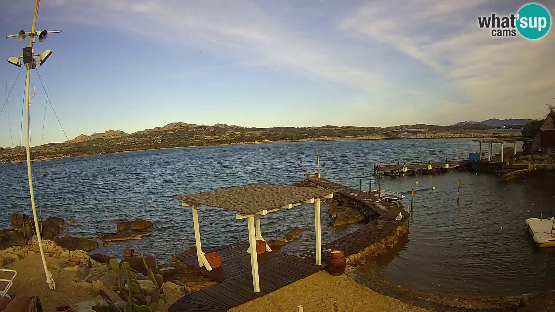 Spletna kamera v živo Ponte Caprera – La Maddalena – Sardinija – Italija