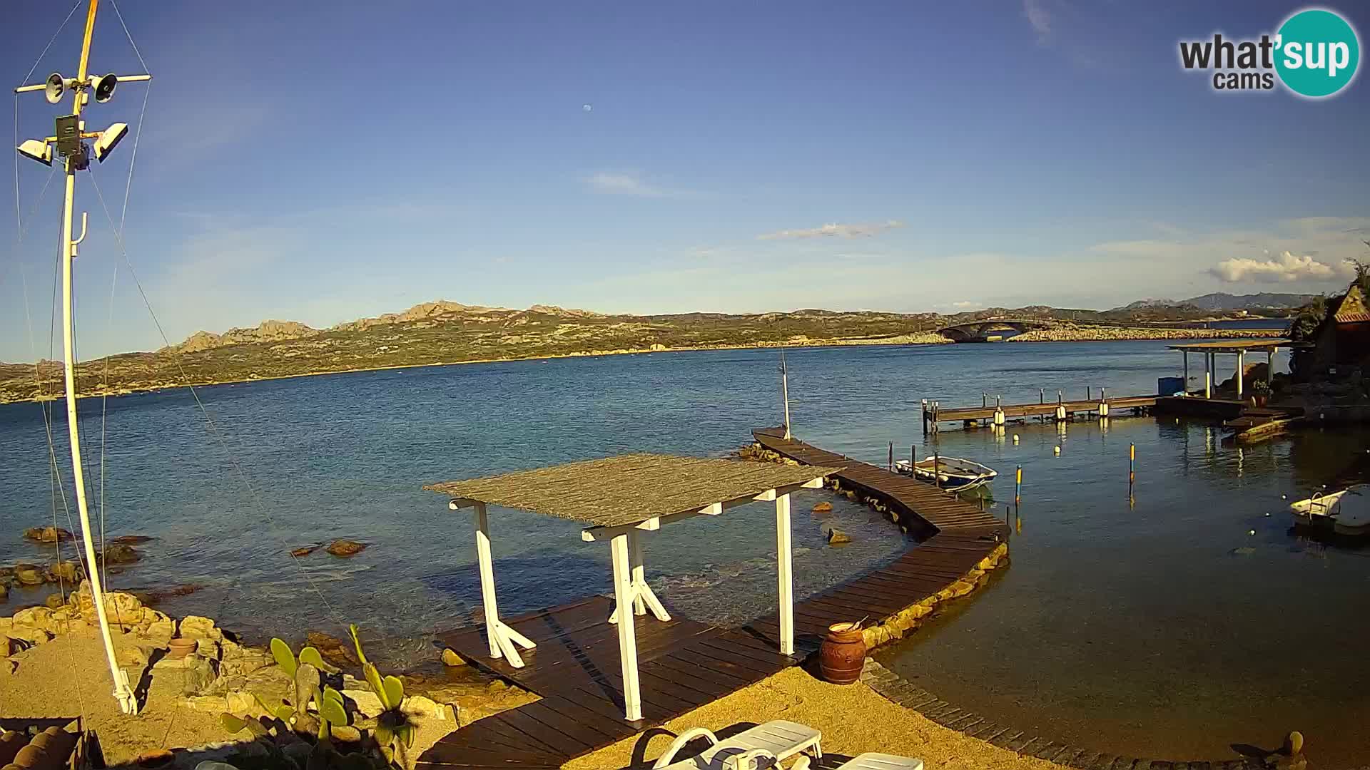 Spletna kamera v živo Ponte Caprera – La Maddalena – Sardinija – Italija