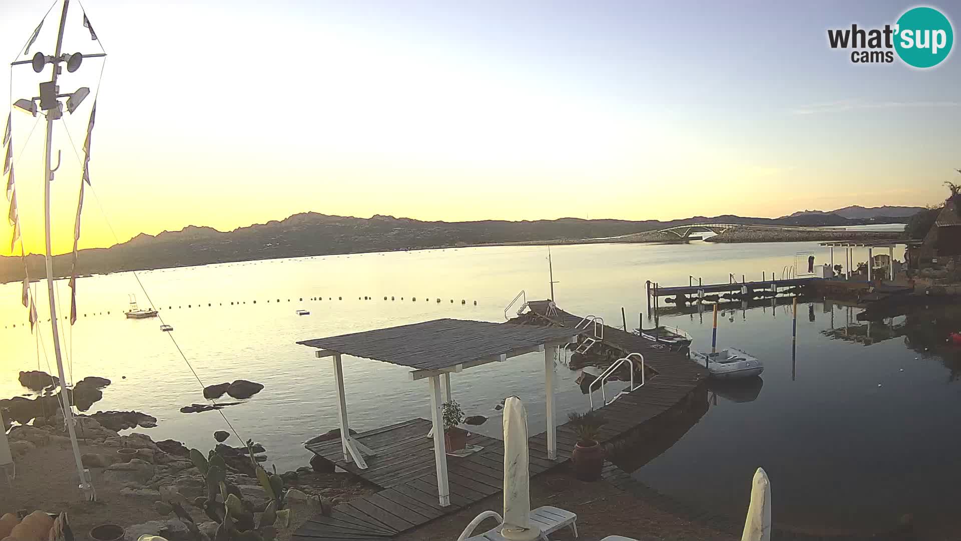 Spletna kamera v živo Ponte Caprera – La Maddalena – Sardinija – Italija