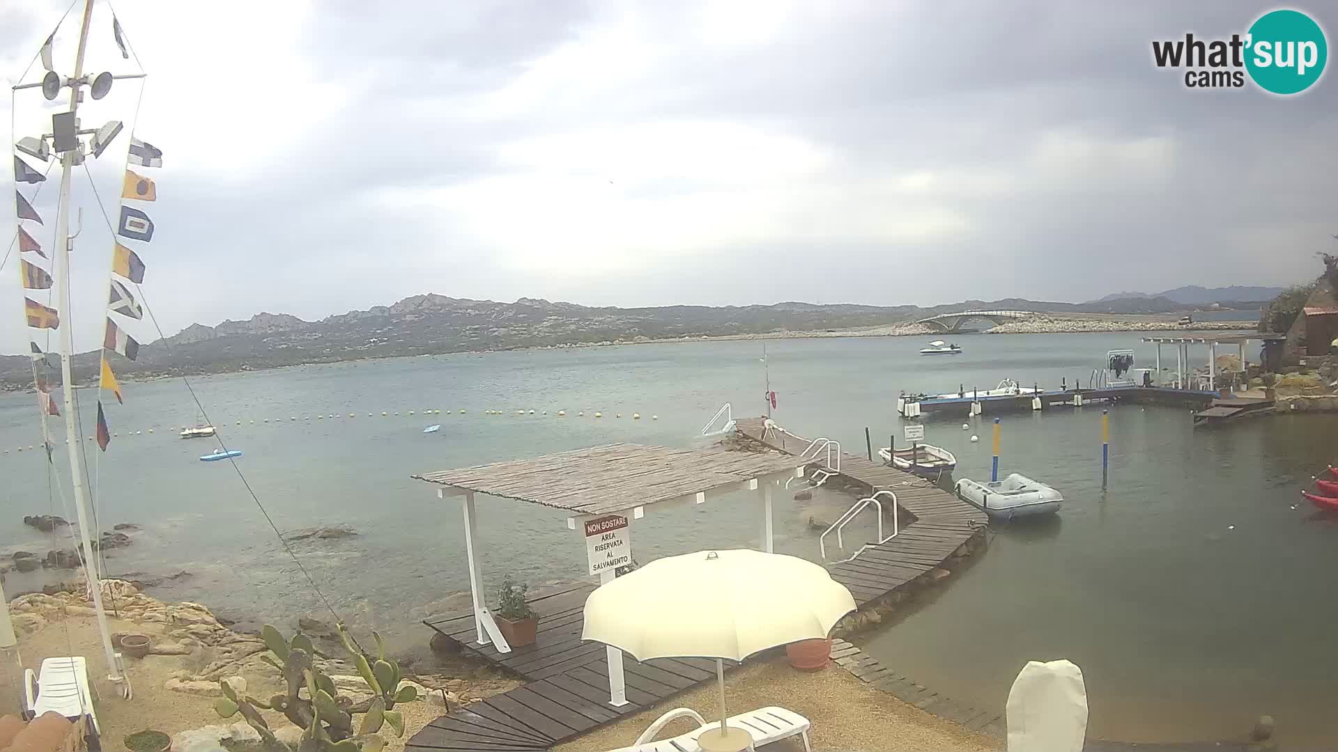 Spletna kamera v živo Ponte Caprera – La Maddalena – Sardinija – Italija