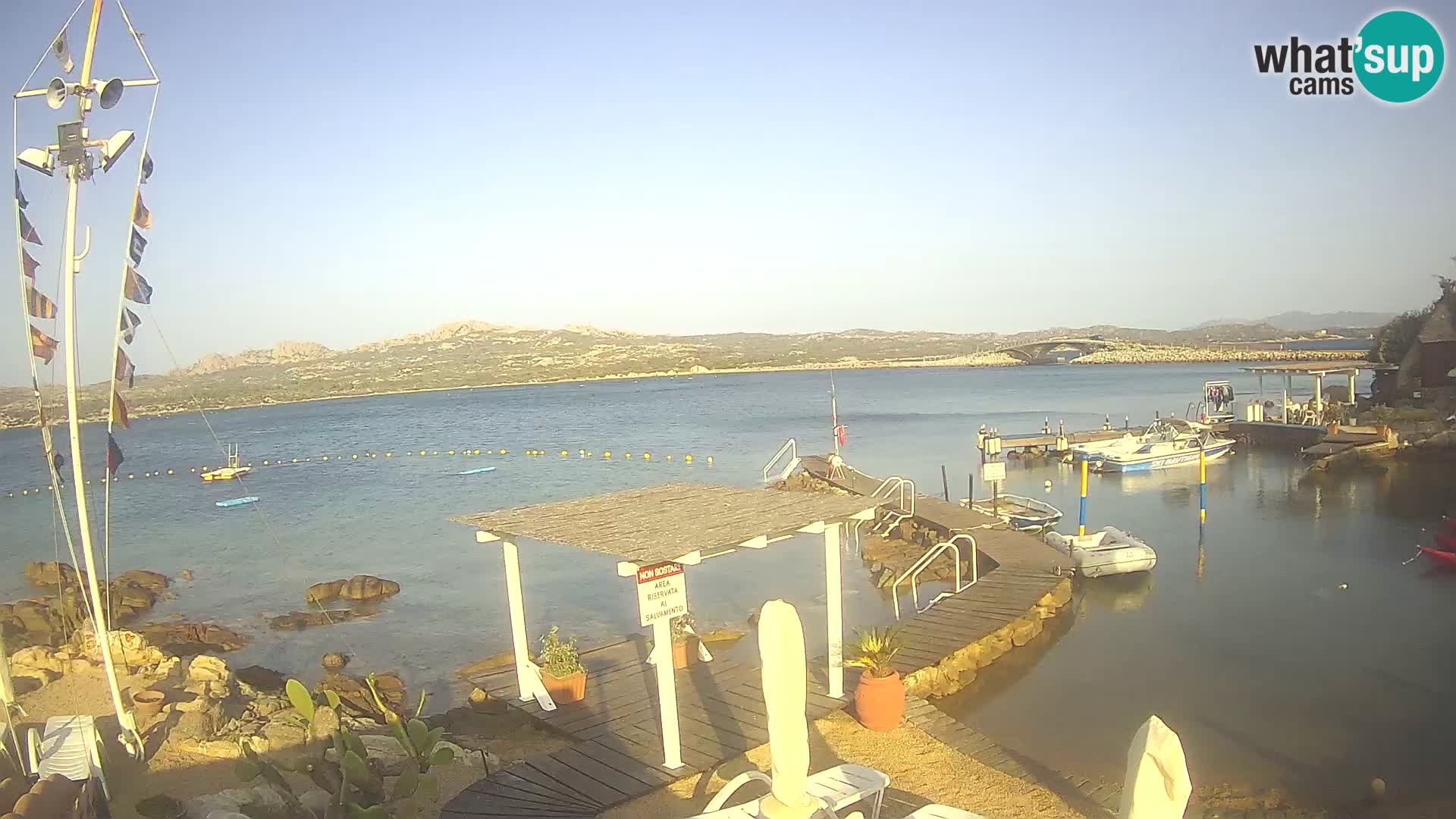 Spletna kamera v živo Ponte Caprera – La Maddalena – Sardinija – Italija