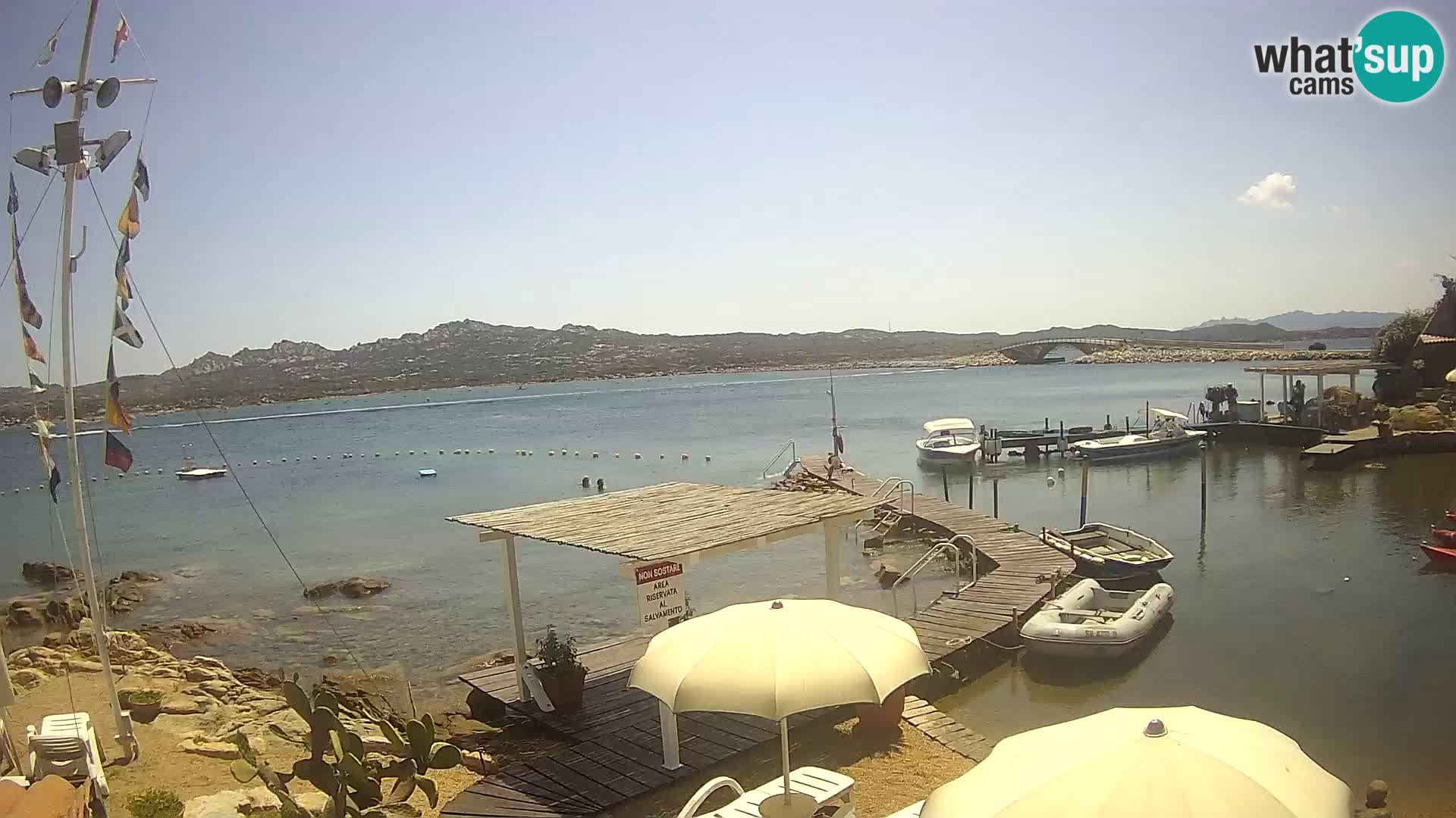 Spletna kamera v živo Ponte Caprera – La Maddalena – Sardinija – Italija