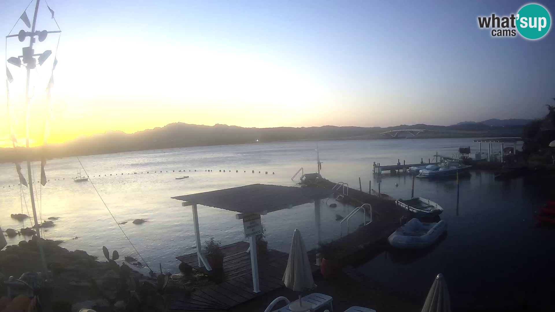 Spletna kamera v živo Ponte Caprera – La Maddalena – Sardinija – Italija