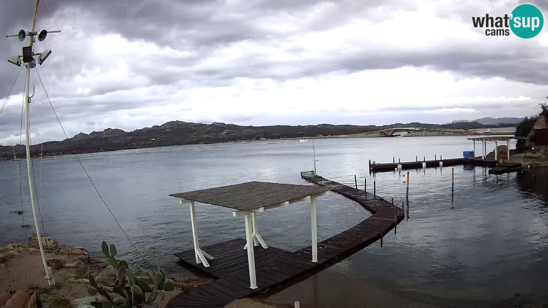 Spletna kamera v živo Ponte Caprera – La Maddalena – Sardinija – Italija