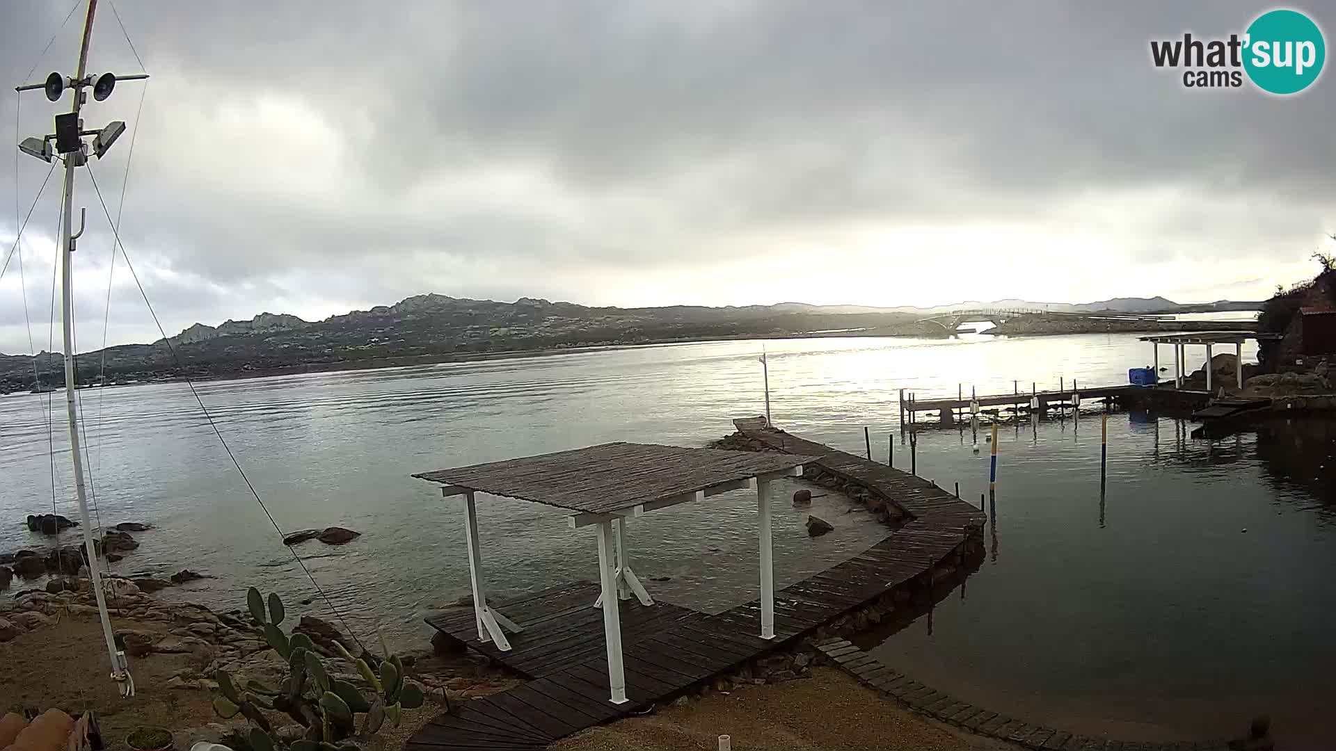 Spletna kamera v živo Ponte Caprera – La Maddalena – Sardinija – Italija