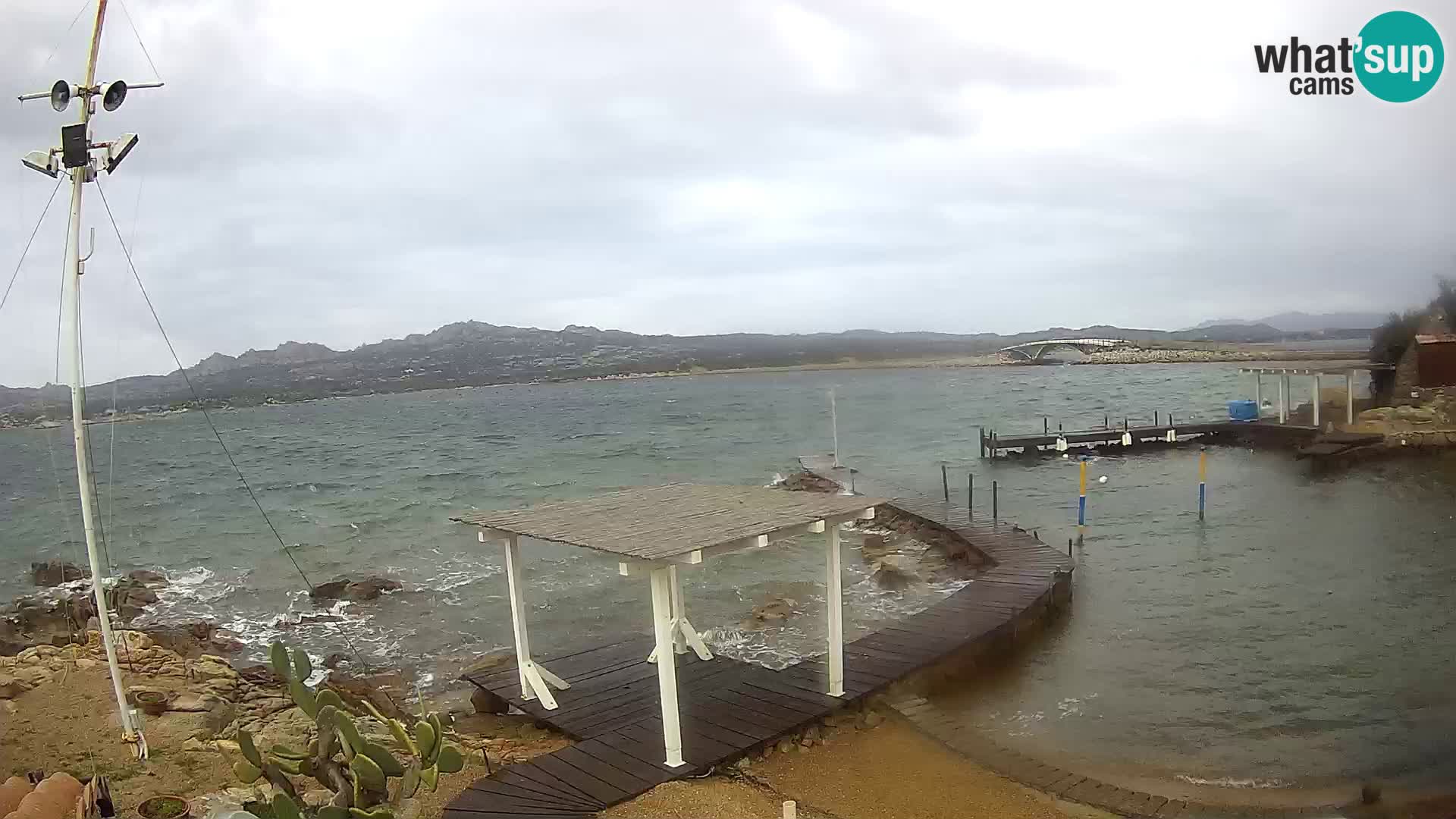 Spletna kamera v živo Ponte Caprera – La Maddalena – Sardinija – Italija