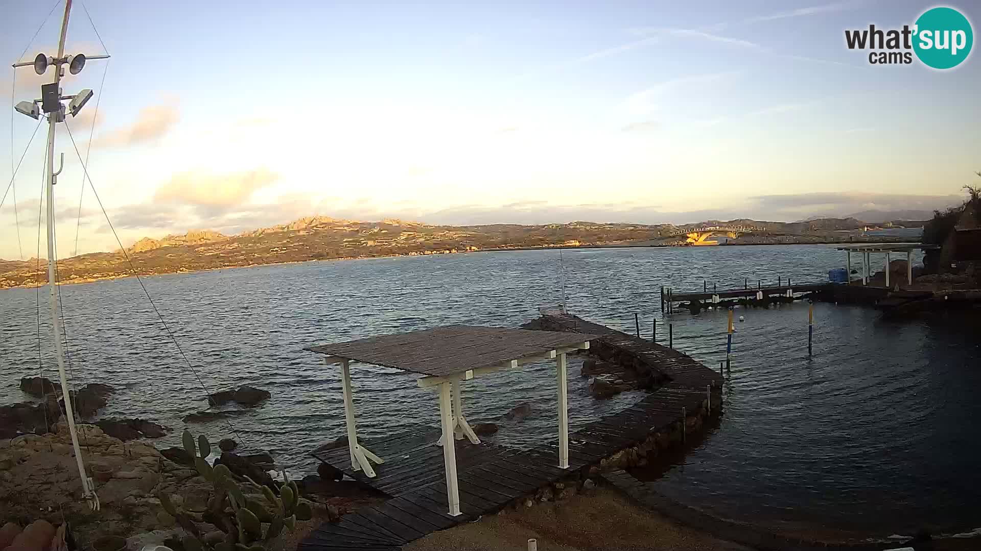 Spletna kamera v živo Ponte Caprera – La Maddalena – Sardinija – Italija