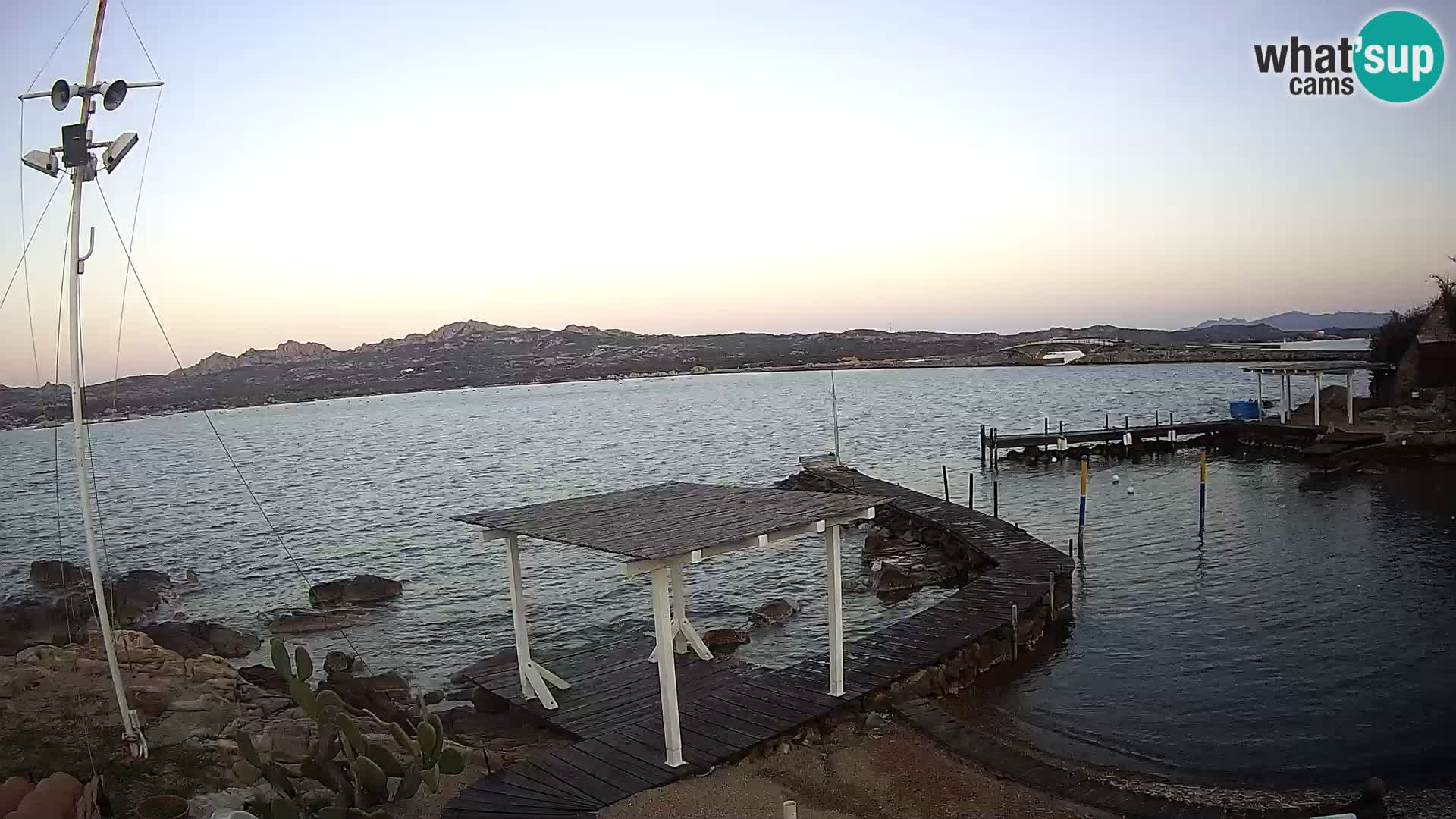 Web kamera uživo Ponte Caprera – La Maddalena – Sardinija – Italija