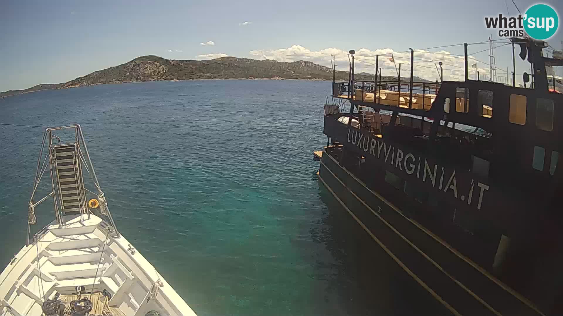 Čoln Lo Squalo IV – arhipelag spletna kamera La Maddalena – Sardinija – Italija