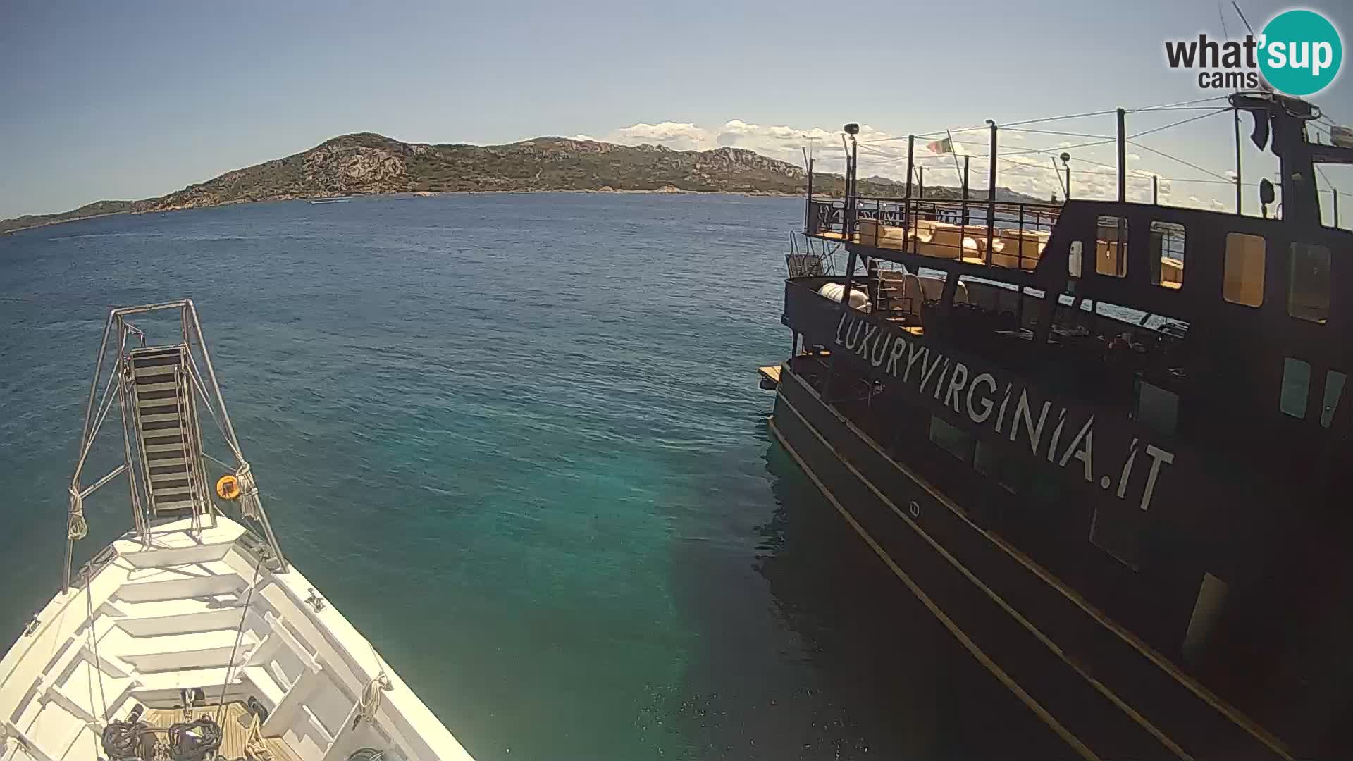 Čoln Lo Squalo IV – arhipelag spletna kamera La Maddalena – Sardinija – Italija