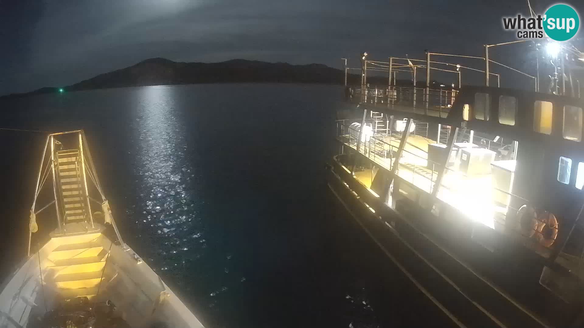 Čoln Lo Squalo IV – arhipelag spletna kamera La Maddalena – Sardinija – Italija