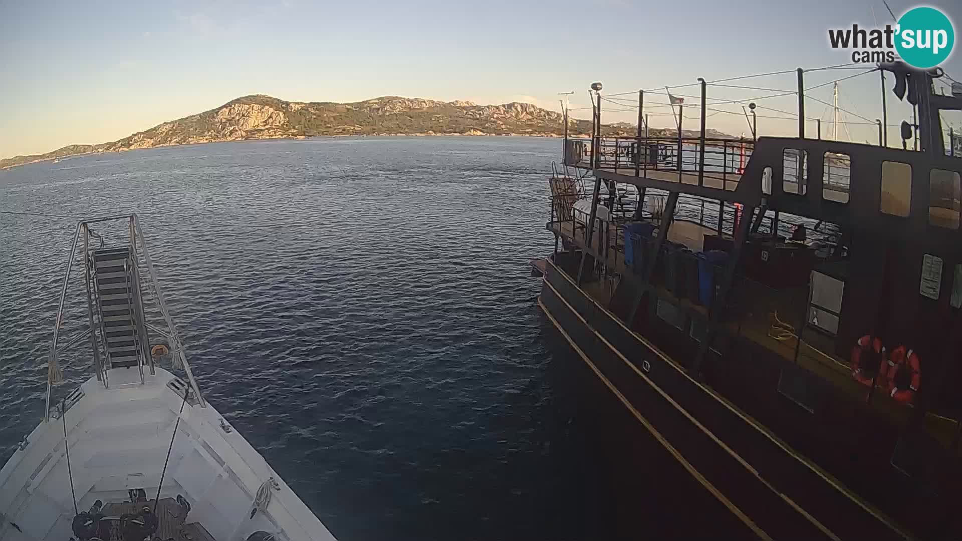 The boat Lo Squalo IV – live webcam arcipelago La Maddalena – Sardinia – Italy
