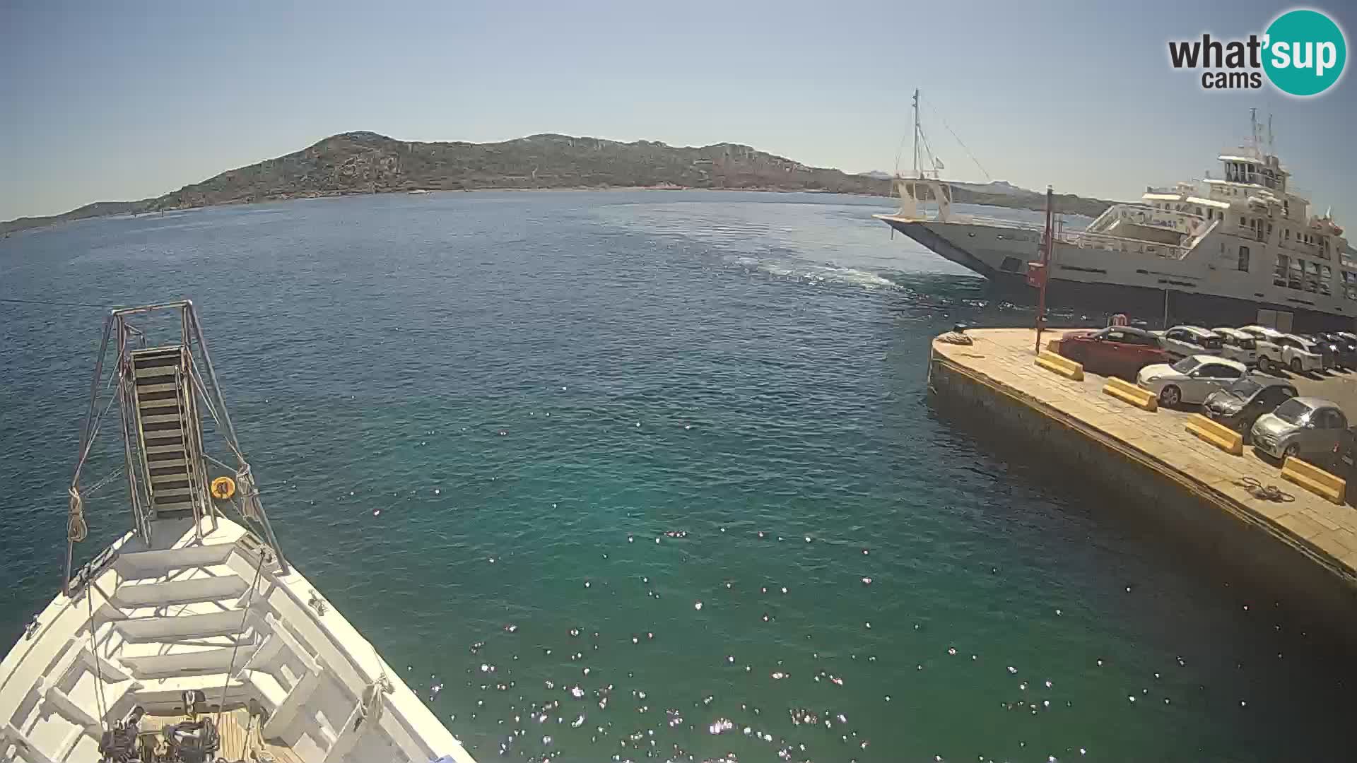 Čoln Lo Squalo IV – arhipelag spletna kamera La Maddalena – Sardinija – Italija