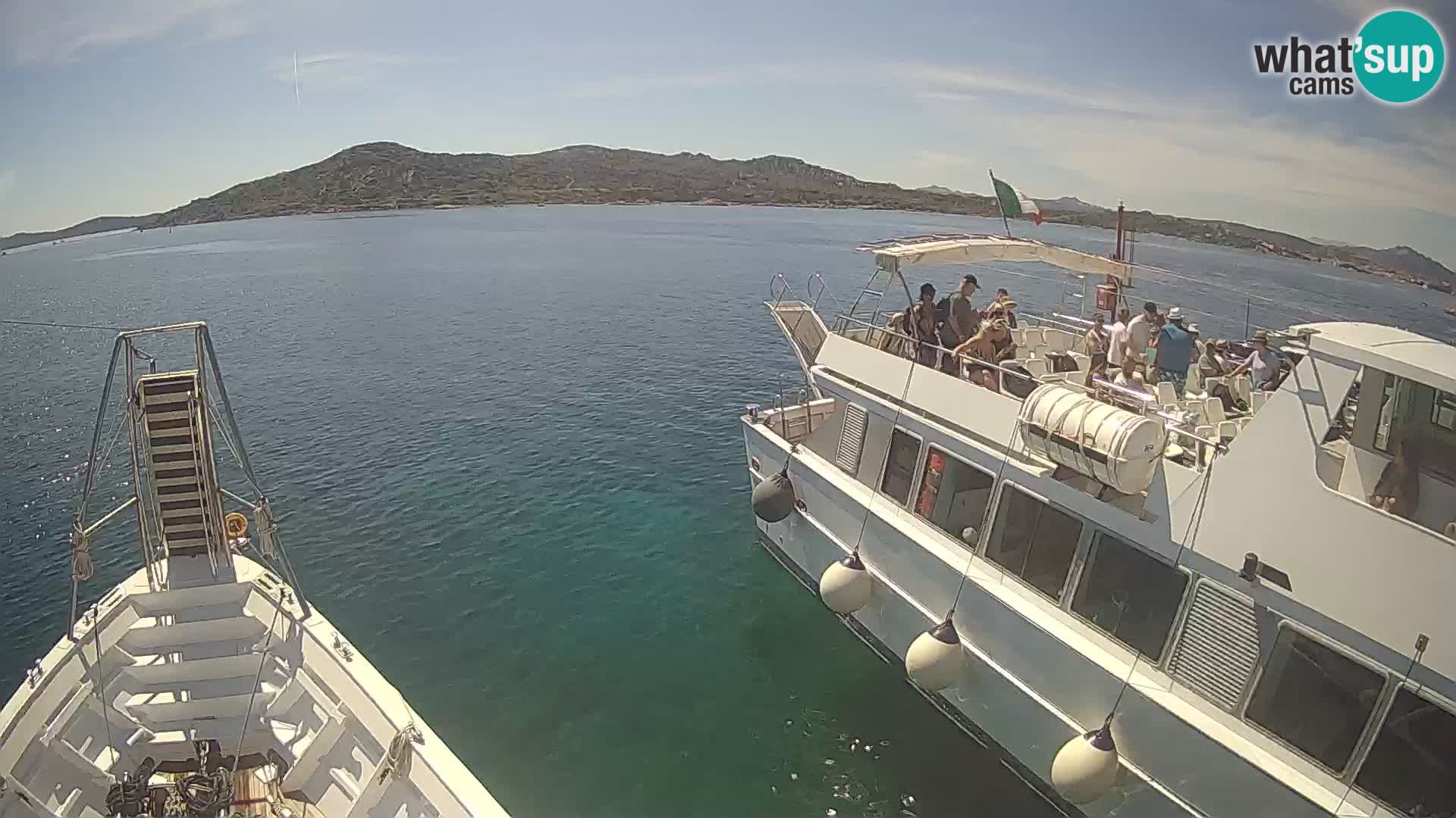 The boat Lo Squalo IV – live webcam arcipelago La Maddalena – Sardinia – Italy