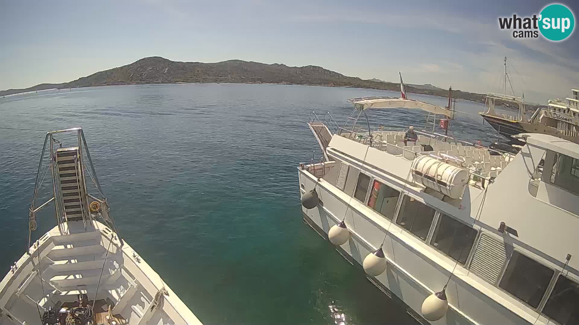 The boat Lo Squalo IV – live webcam arcipelago La Maddalena – Sardinia – Italy