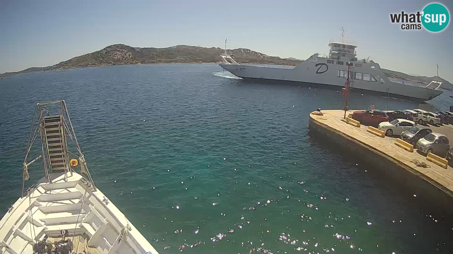 Čoln Lo Squalo IV – arhipelag spletna kamera La Maddalena – Sardinija – Italija