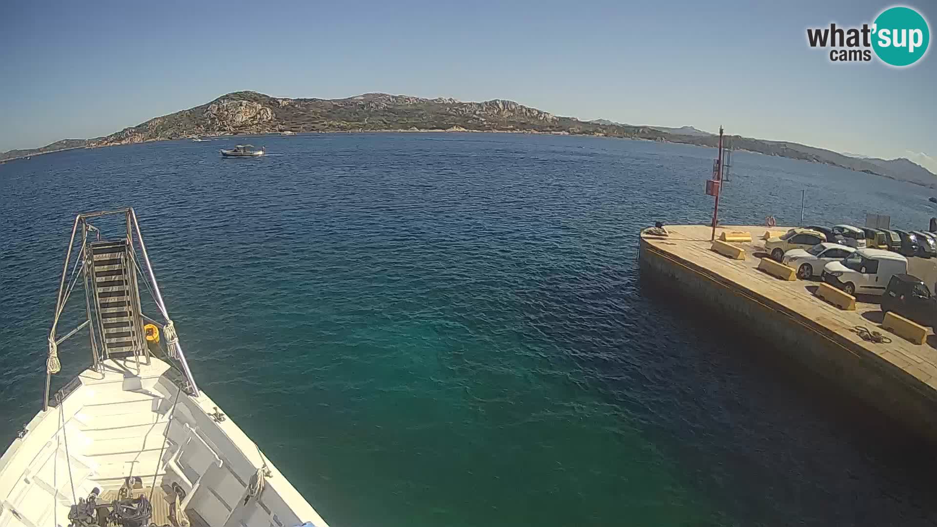 Čoln Lo Squalo IV – arhipelag spletna kamera La Maddalena – Sardinija – Italija