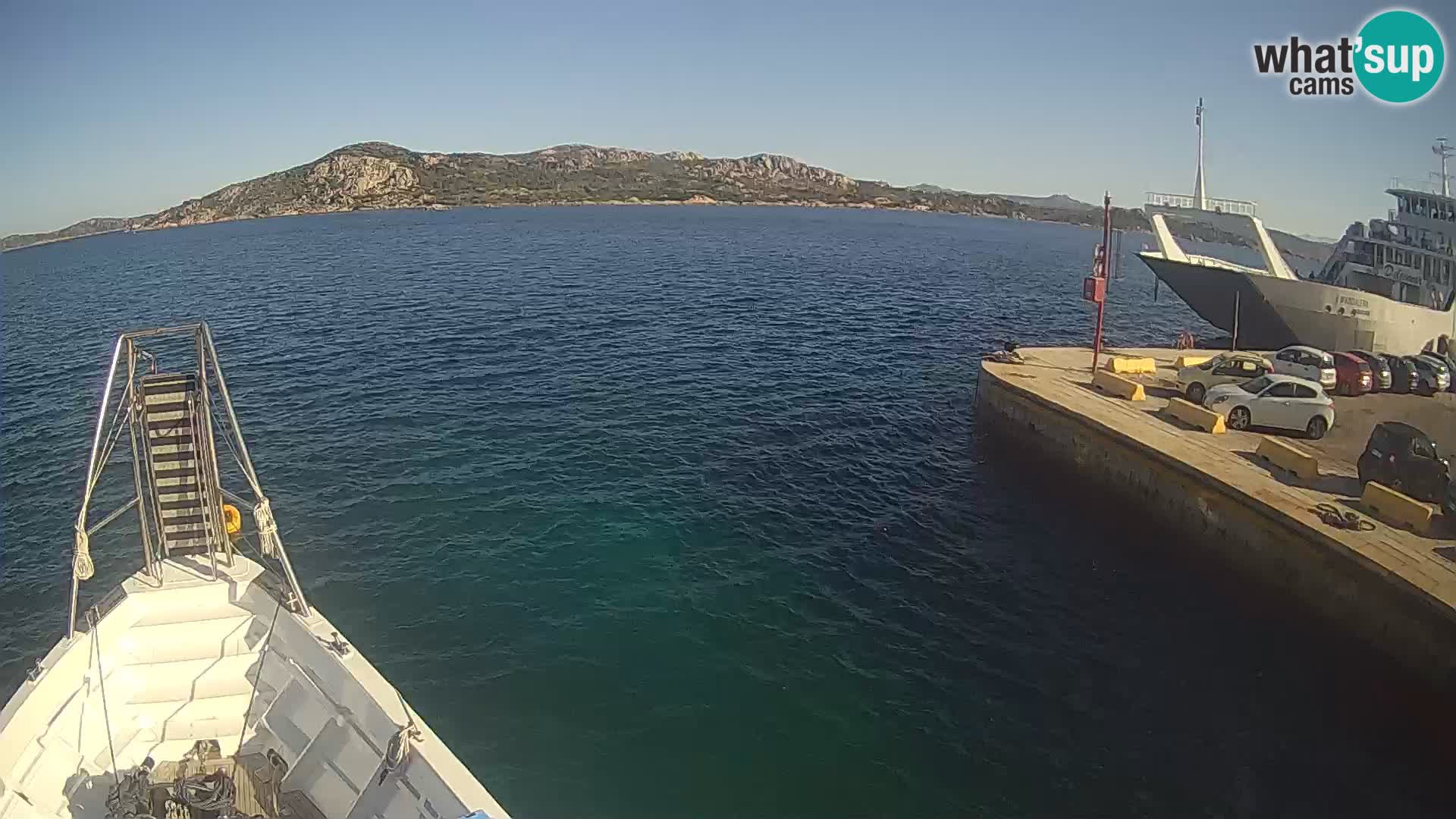 Čoln Lo Squalo IV – arhipelag spletna kamera La Maddalena – Sardinija – Italija
