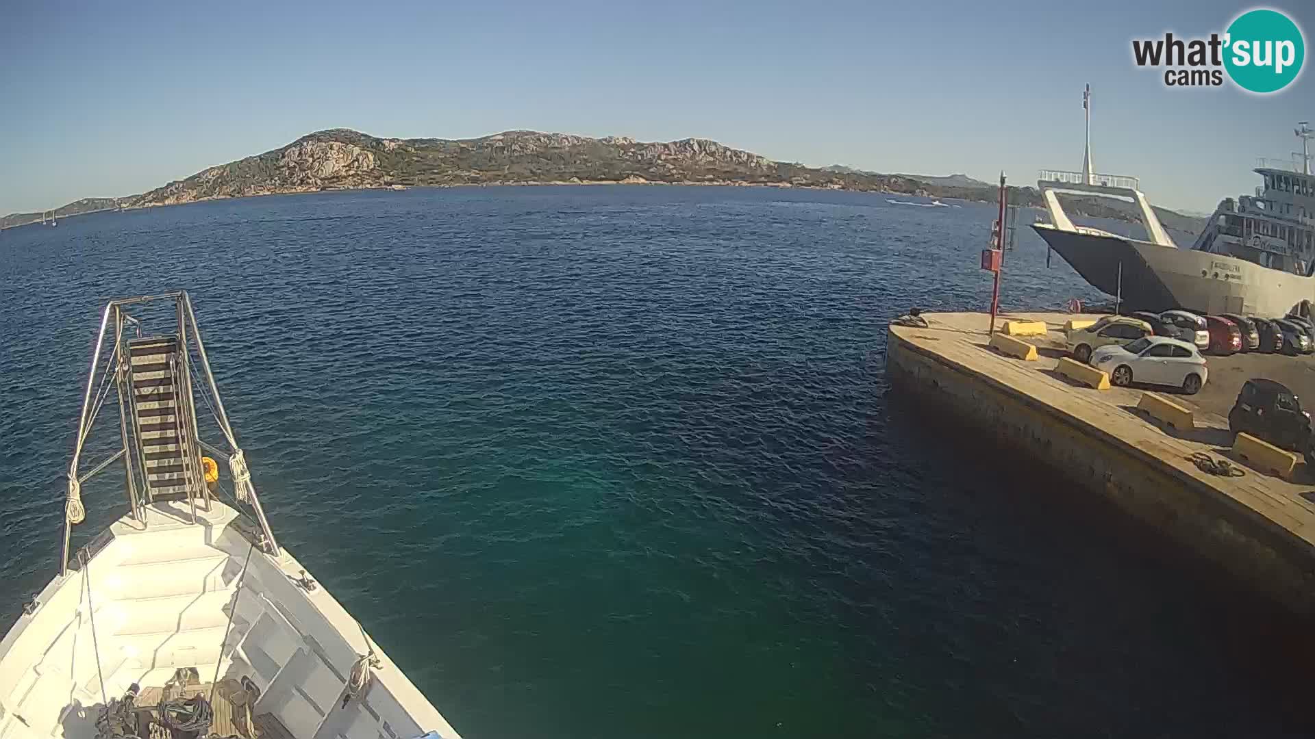 Čoln Lo Squalo IV – arhipelag spletna kamera La Maddalena – Sardinija – Italija