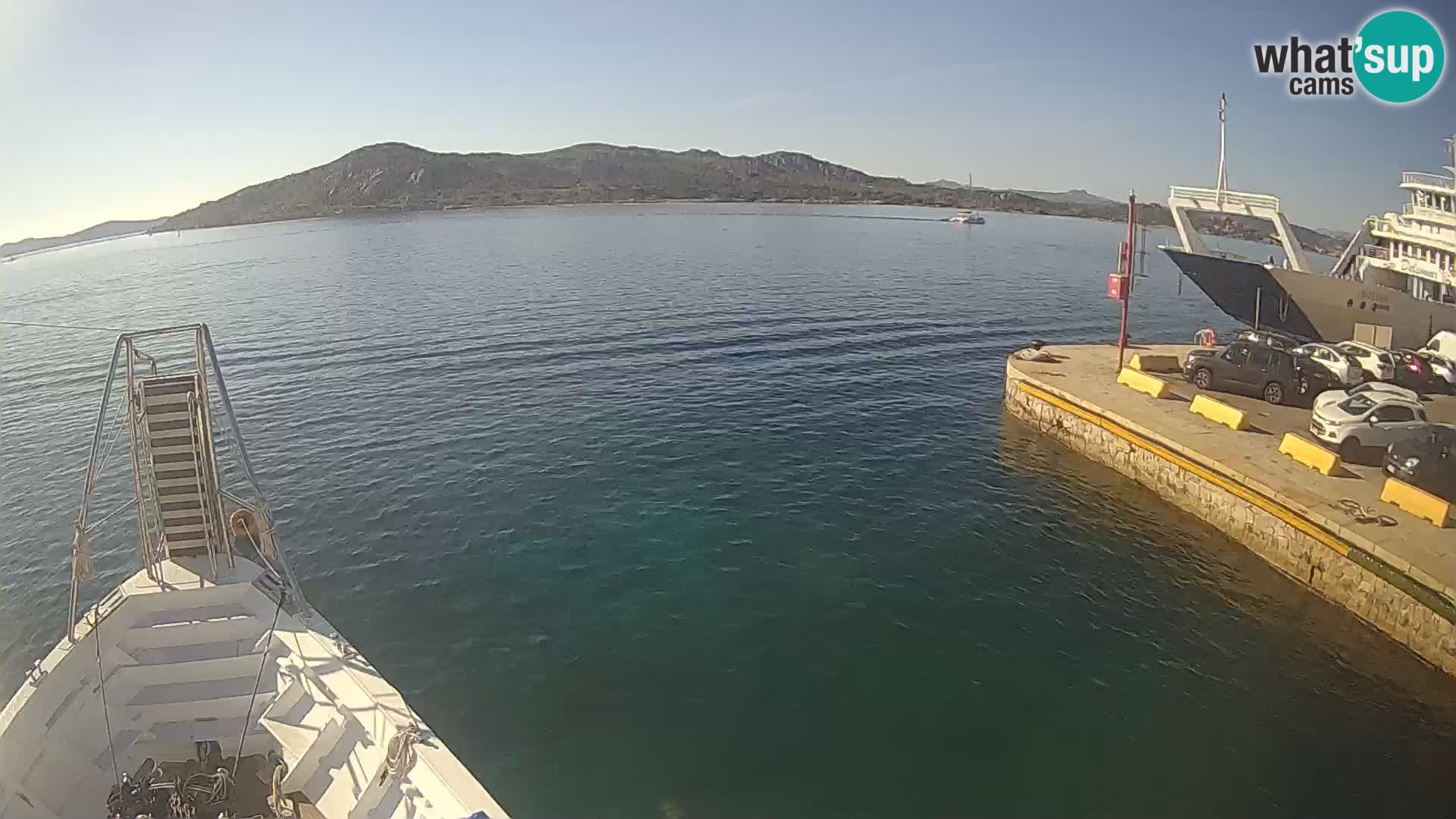 Čoln Lo Squalo IV – arhipelag spletna kamera La Maddalena – Sardinija – Italija