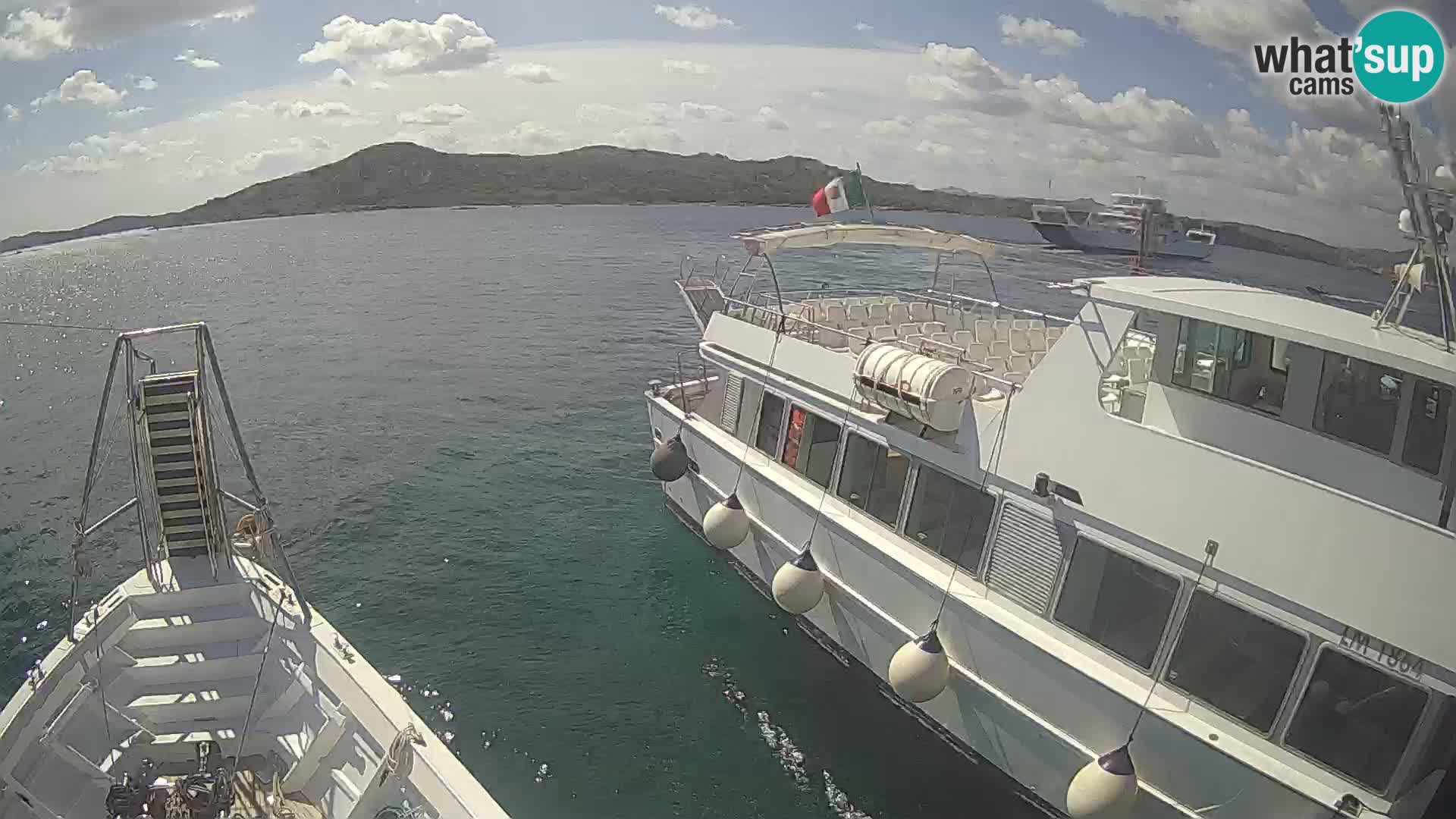 The boat Lo Squalo IV – live webcam arcipelago La Maddalena – Sardinia – Italy