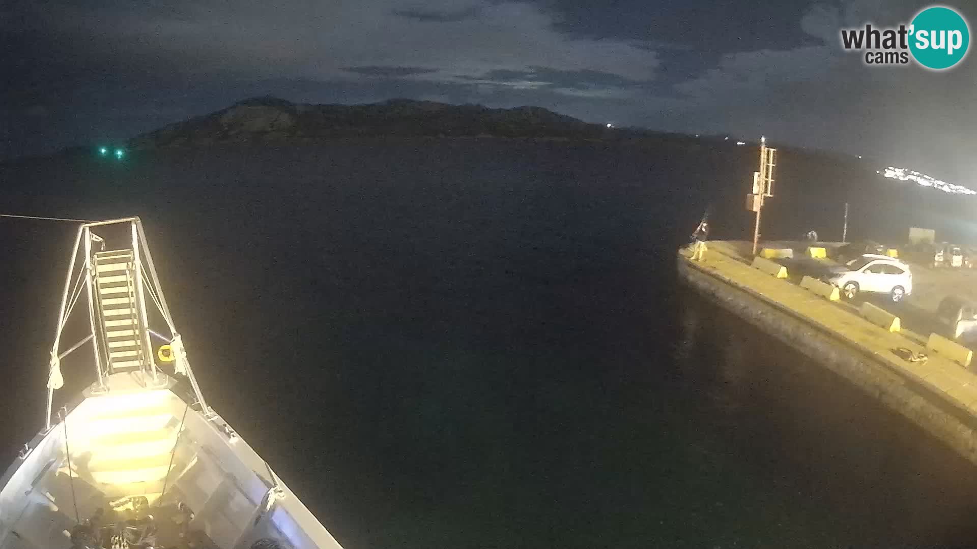 Čoln Lo Squalo IV – arhipelag spletna kamera La Maddalena – Sardinija – Italija