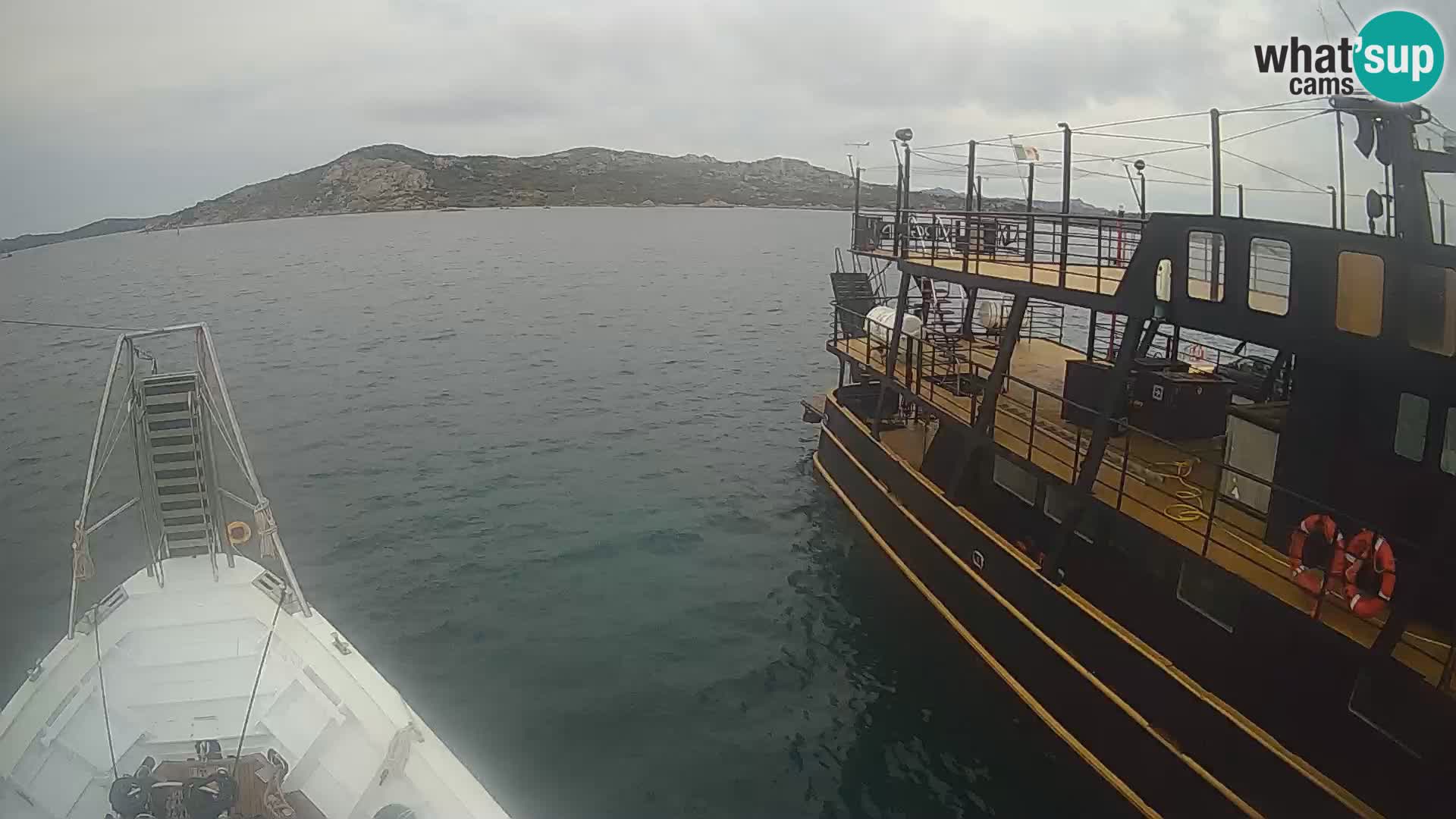 The boat Lo Squalo IV – live webcam arcipelago La Maddalena – Sardinia – Italy