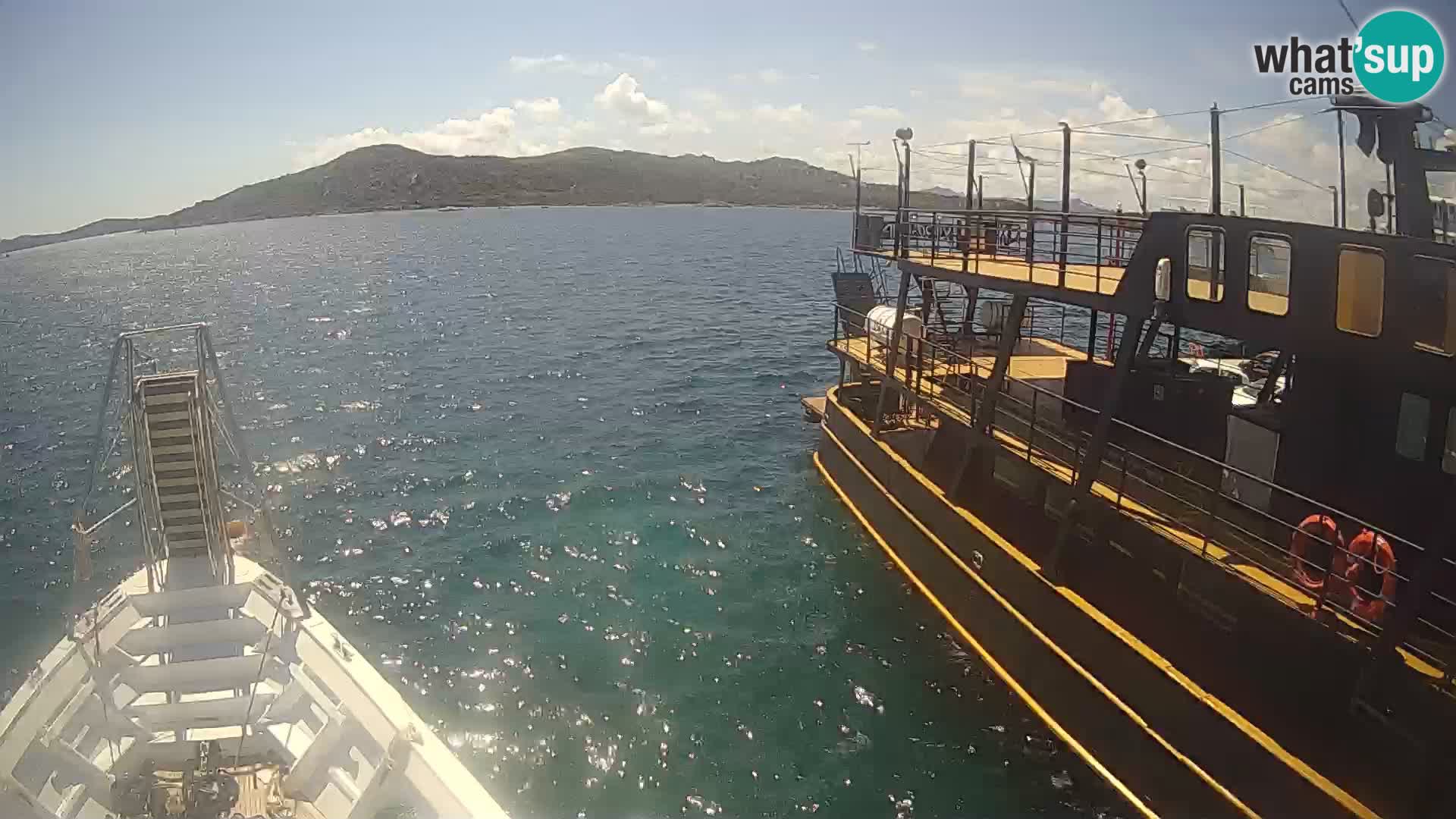 The boat Lo Squalo IV – live webcam arcipelago La Maddalena – Sardinia – Italy