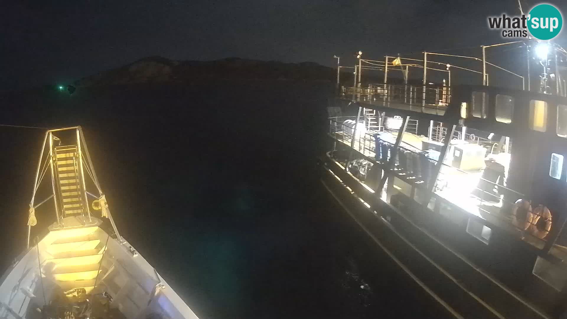 Čoln Lo Squalo IV – arhipelag spletna kamera La Maddalena – Sardinija – Italija