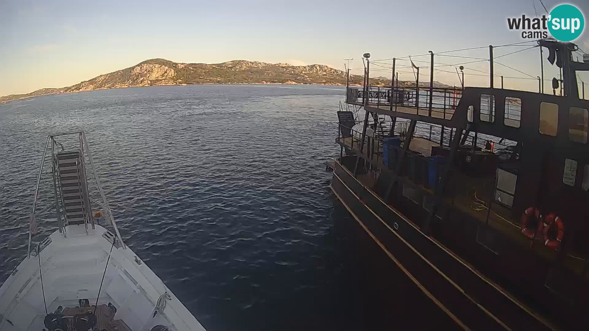 The boat Lo Squalo IV – live webcam arcipelago La Maddalena – Sardinia – Italy