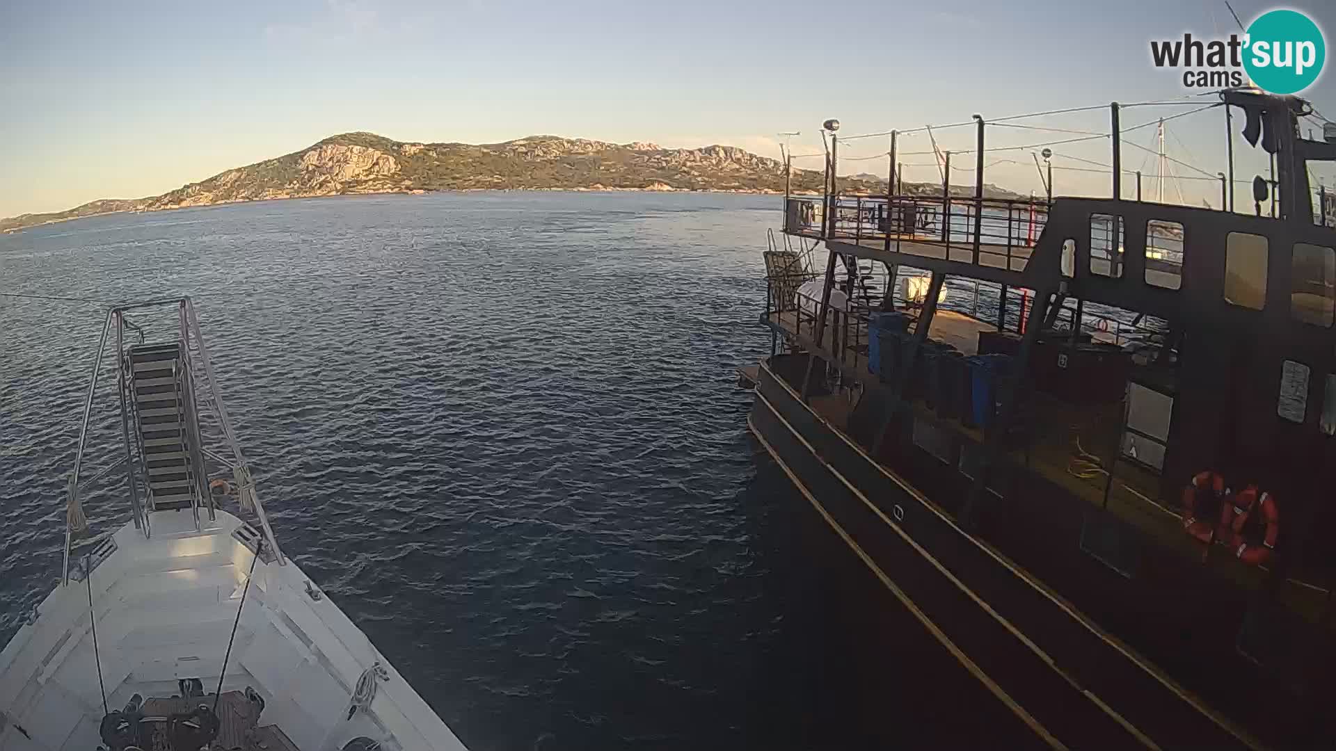 The boat Lo Squalo IV – live webcam arcipelago La Maddalena – Sardinia – Italy