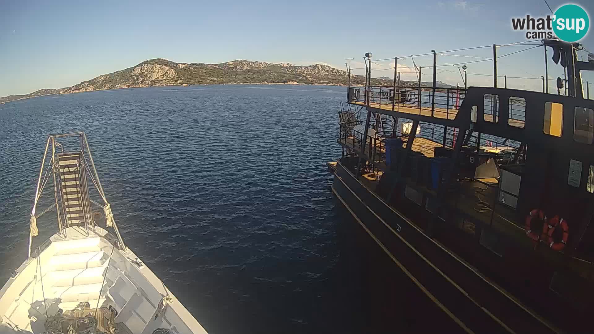 The boat Lo Squalo IV – live webcam arcipelago La Maddalena – Sardinia – Italy