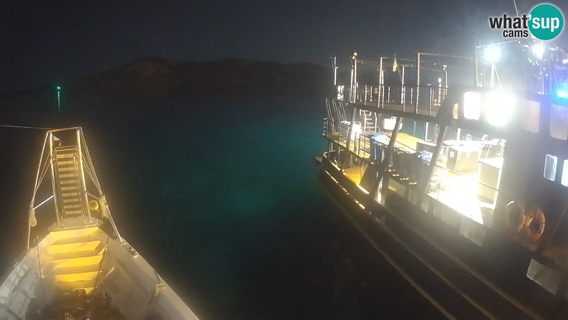 Čoln Lo Squalo IV – arhipelag spletna kamera La Maddalena – Sardinija – Italija
