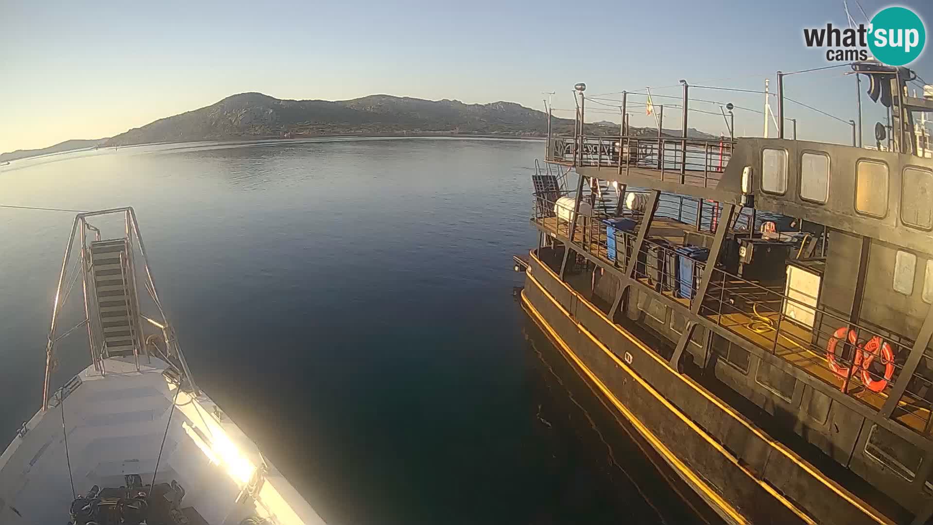 The boat Lo Squalo IV – live webcam arcipelago La Maddalena – Sardinia – Italy