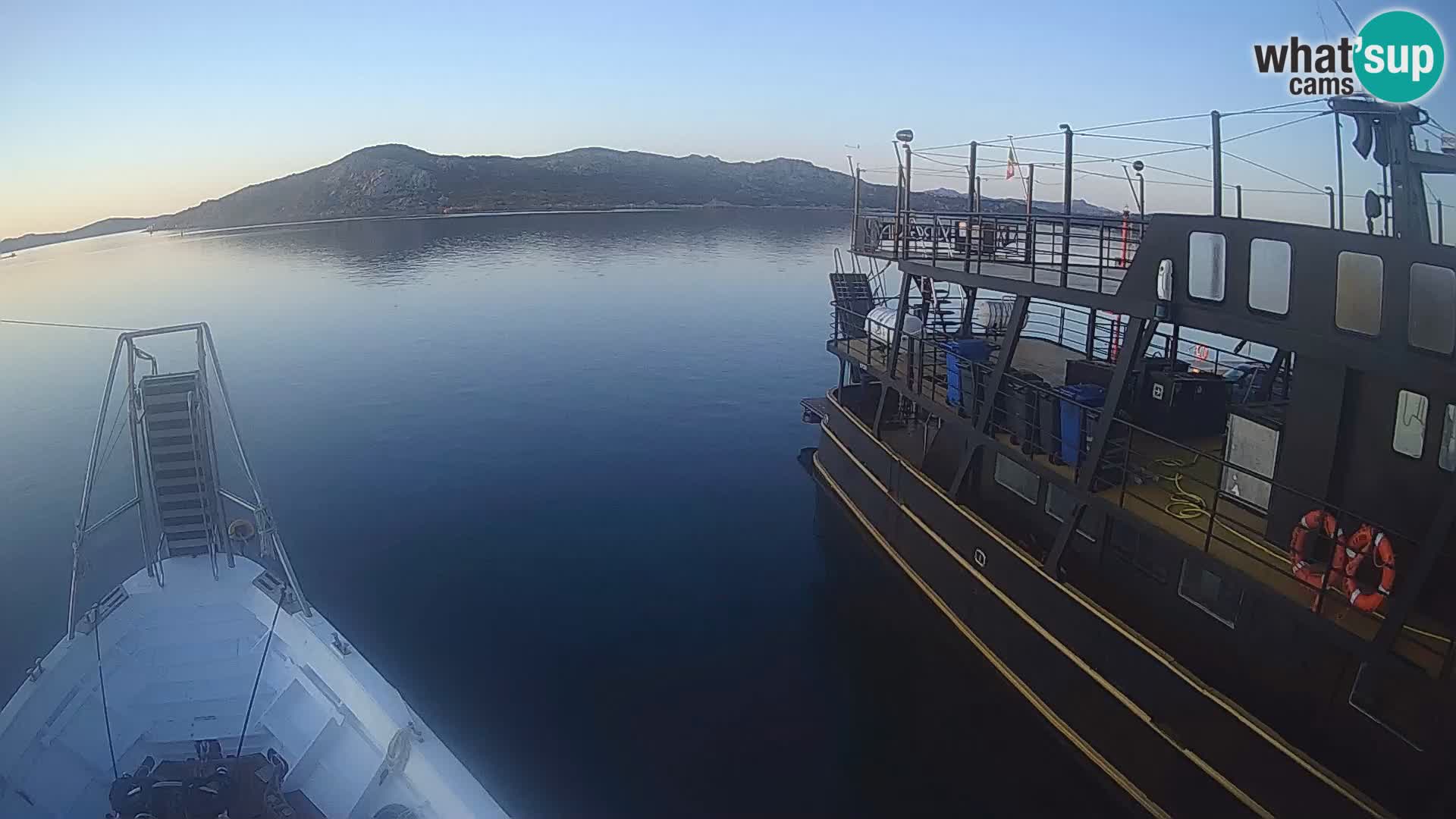 The boat Lo Squalo IV – live webcam arcipelago La Maddalena – Sardinia – Italy