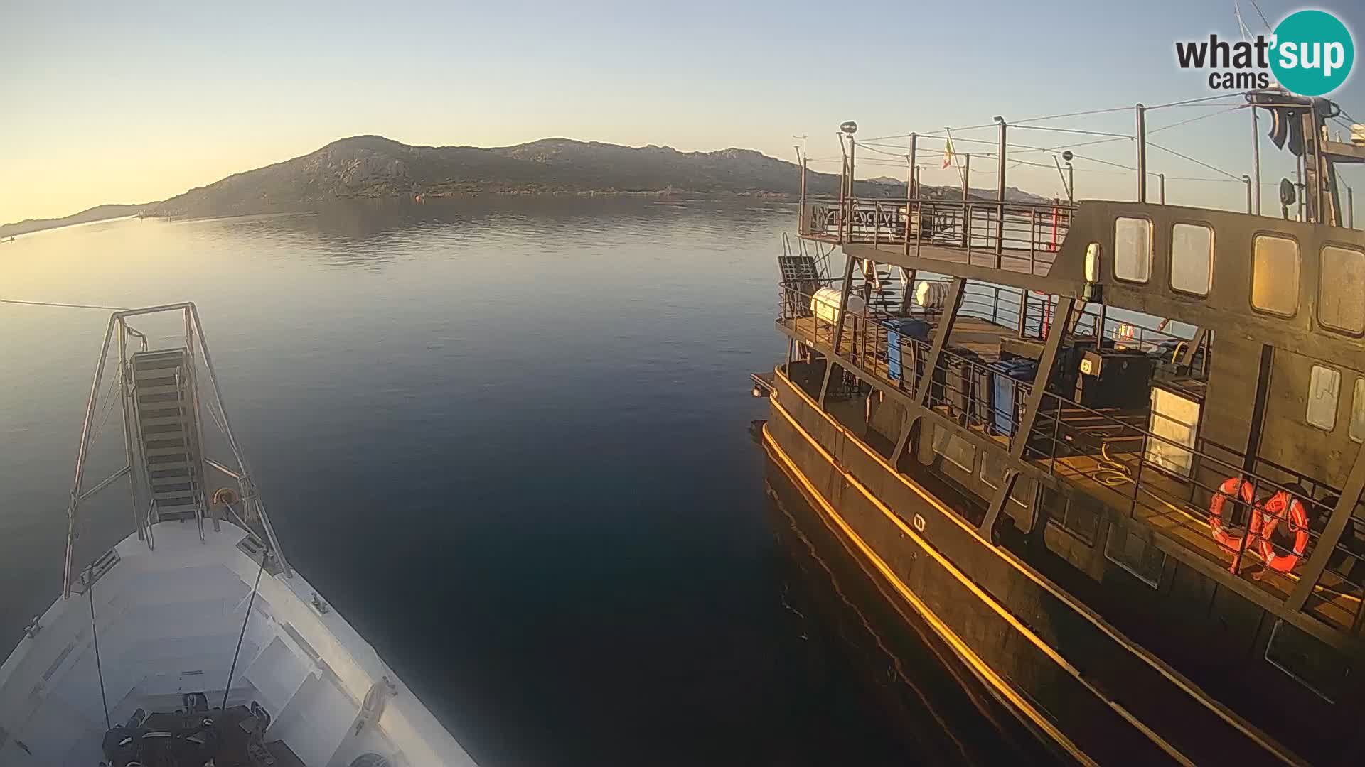 Le bateau Lo Squalo IV – webcam en direct arcipelago La Maddalena – Sardaigne – Italie