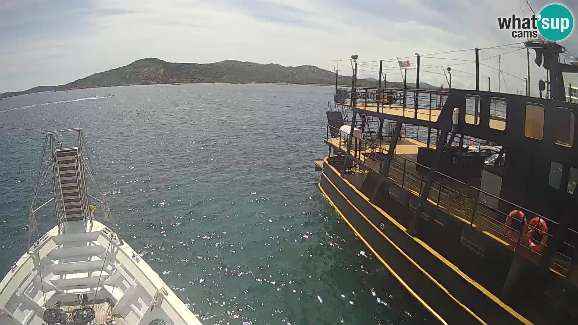 Le bateau Lo Squalo IV – webcam en direct arcipelago La Maddalena – Sardaigne – Italie