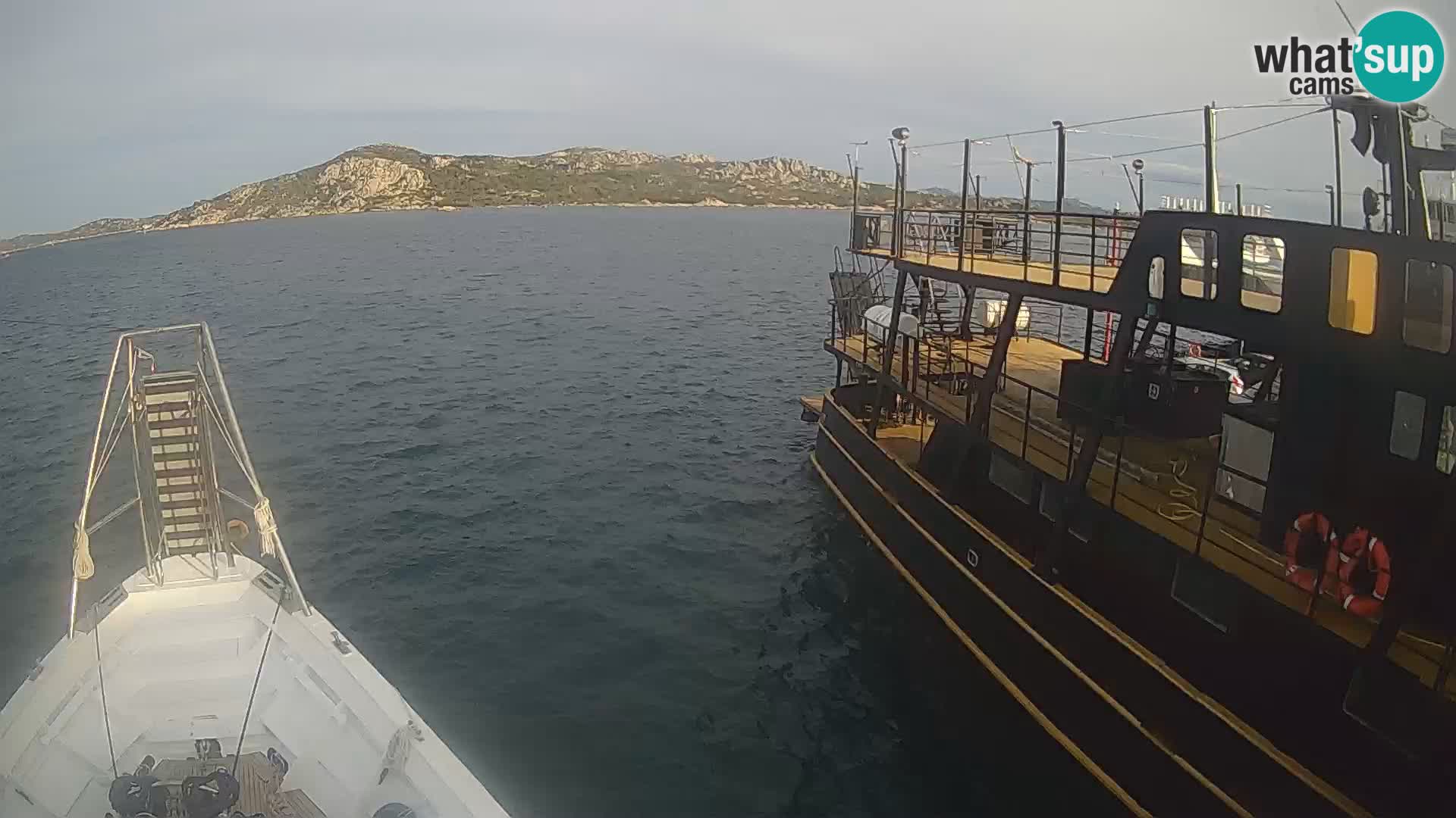 El barco Lo Squalo IV – webcam en directo archipiélago La Maddalena – Cerdeña – Italia