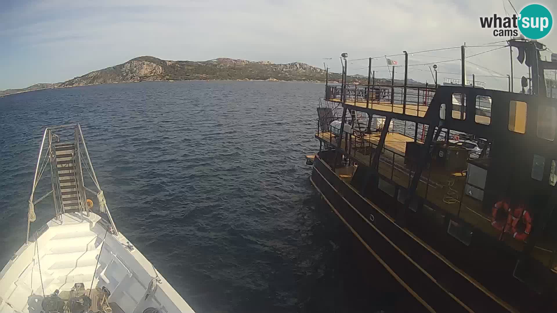 Čoln Lo Squalo IV – arhipelag spletna kamera La Maddalena – Sardinija – Italija