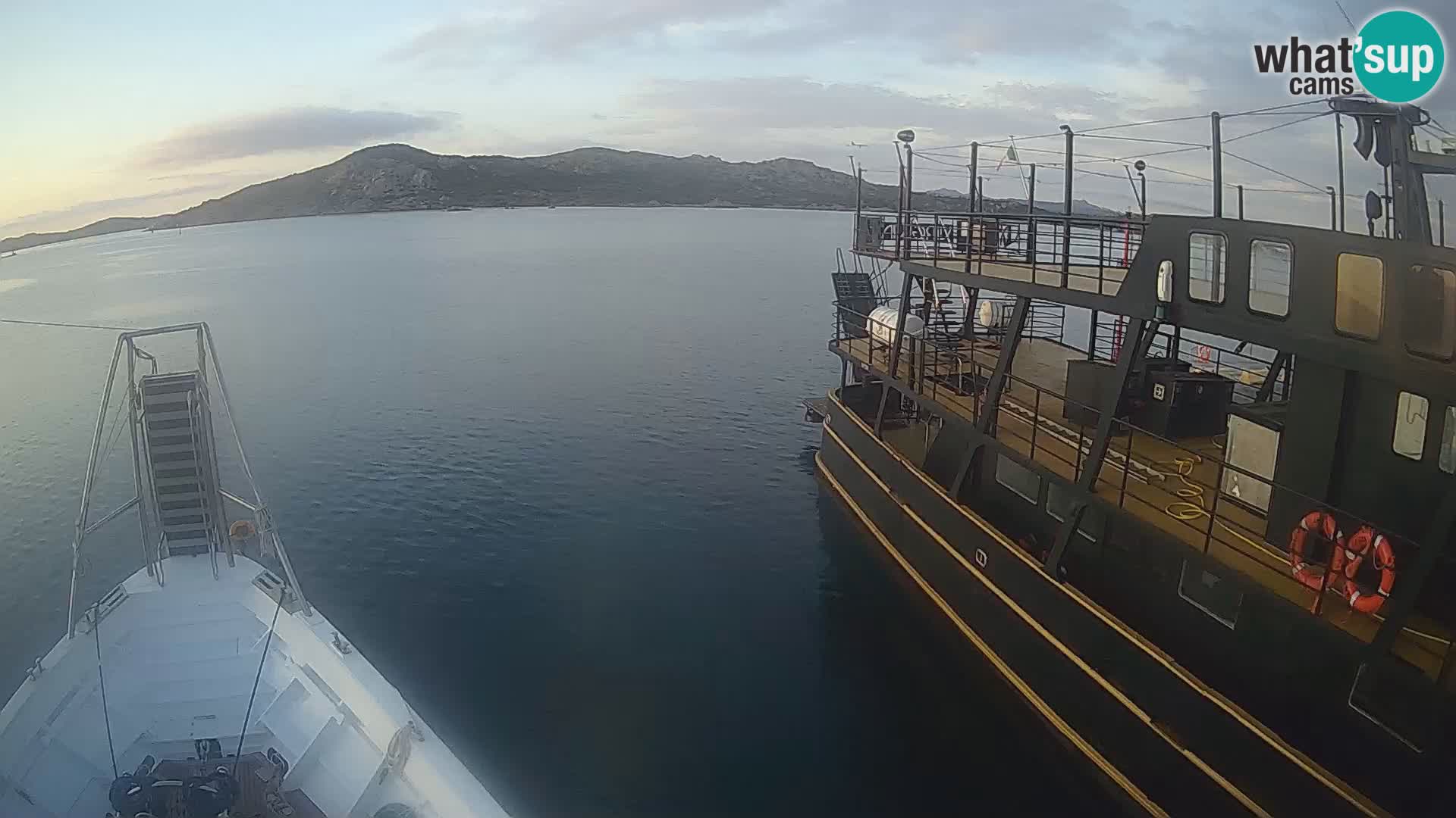 Le bateau Lo Squalo IV – webcam en direct arcipelago La Maddalena – Sardaigne – Italie