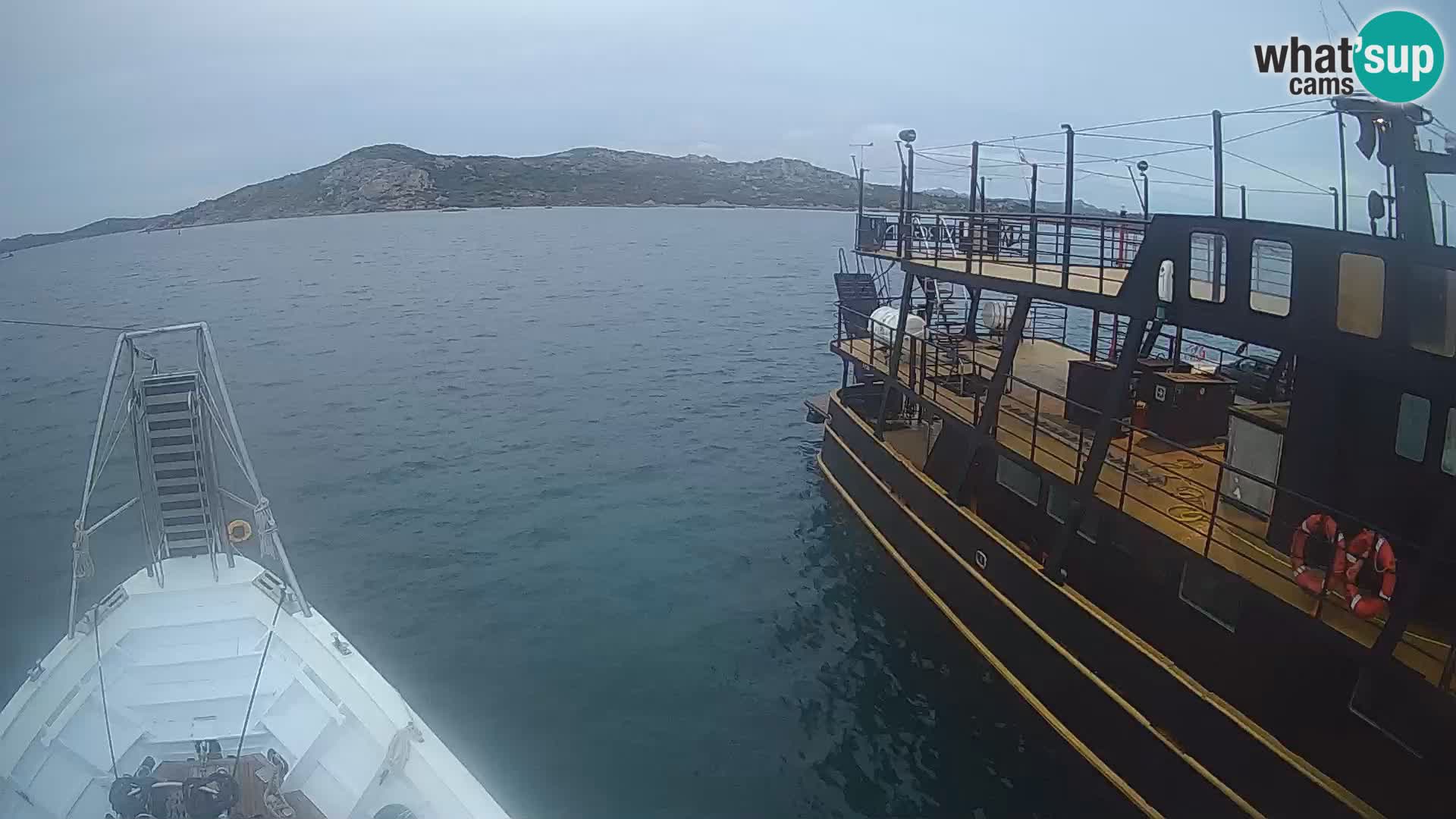 Le bateau Lo Squalo IV – webcam en direct arcipelago La Maddalena – Sardaigne – Italie