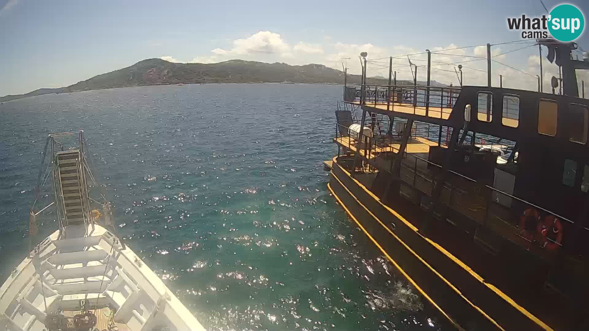 The boat Lo Squalo IV – live webcam arcipelago La Maddalena – Sardinia – Italy