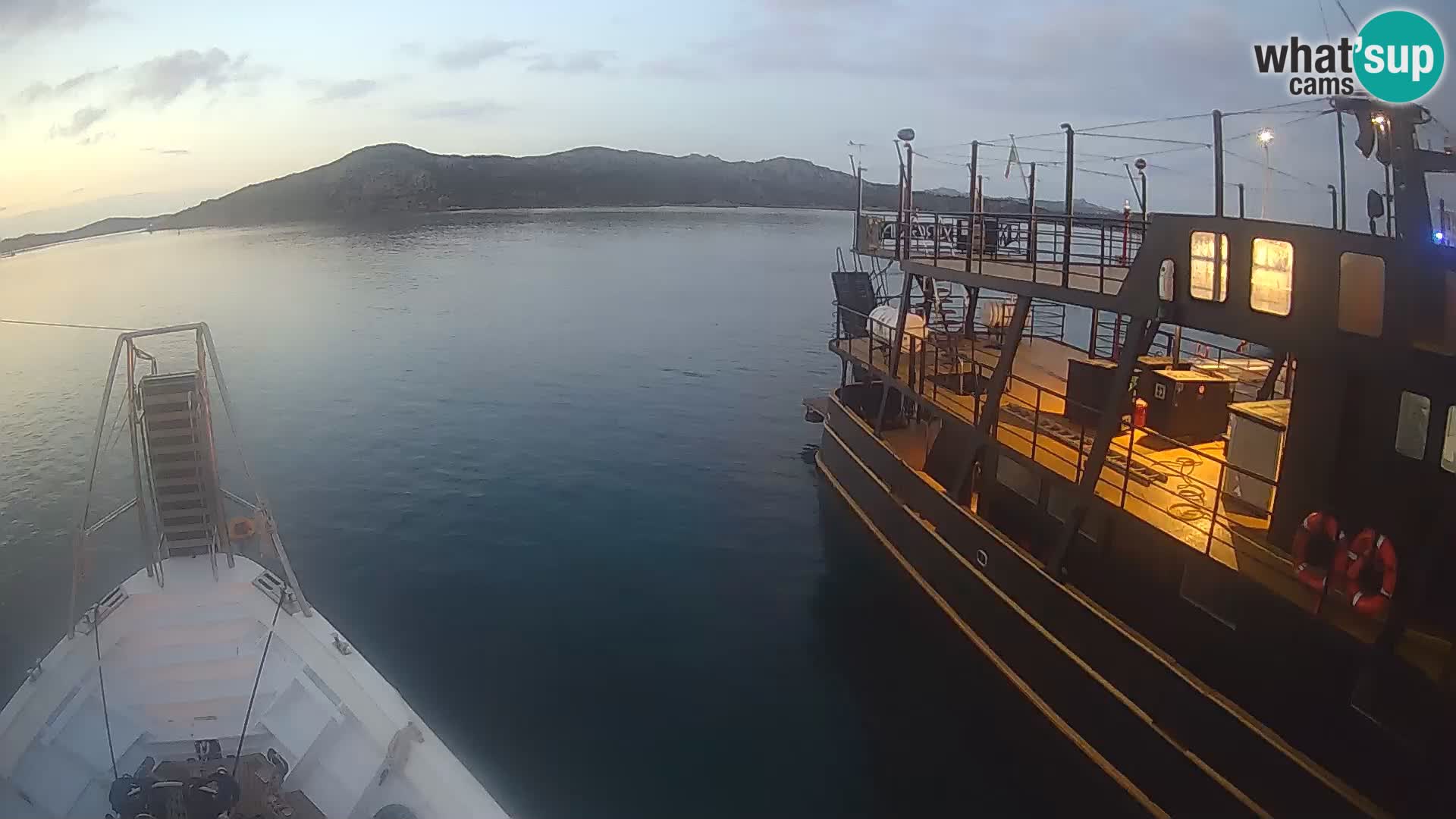 The boat Lo Squalo IV – live webcam arcipelago La Maddalena – Sardinia – Italy
