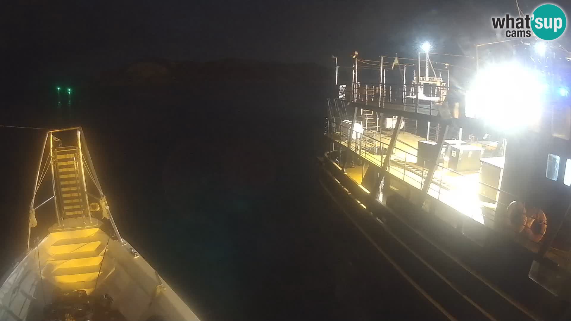 Čoln Lo Squalo IV – arhipelag spletna kamera La Maddalena – Sardinija – Italija
