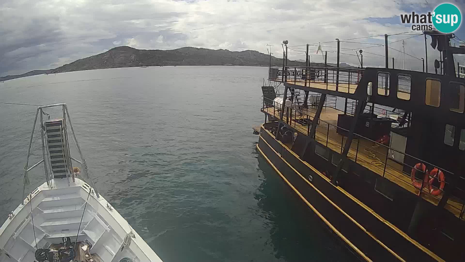 Brod Lo Squalo IV – arhipelag web kamere uživo La Maddalena – Sardinija – Italija