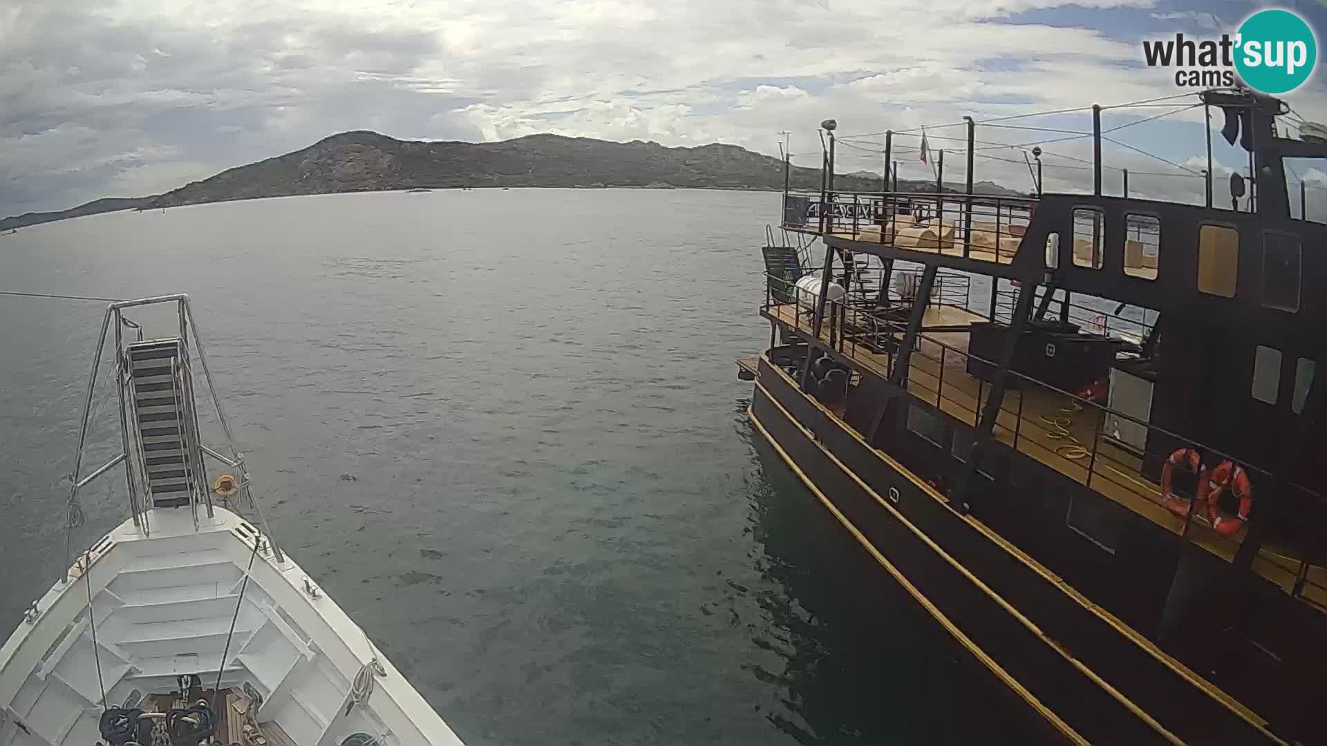 Le bateau Lo Squalo IV – webcam en direct arcipelago La Maddalena – Sardaigne – Italie