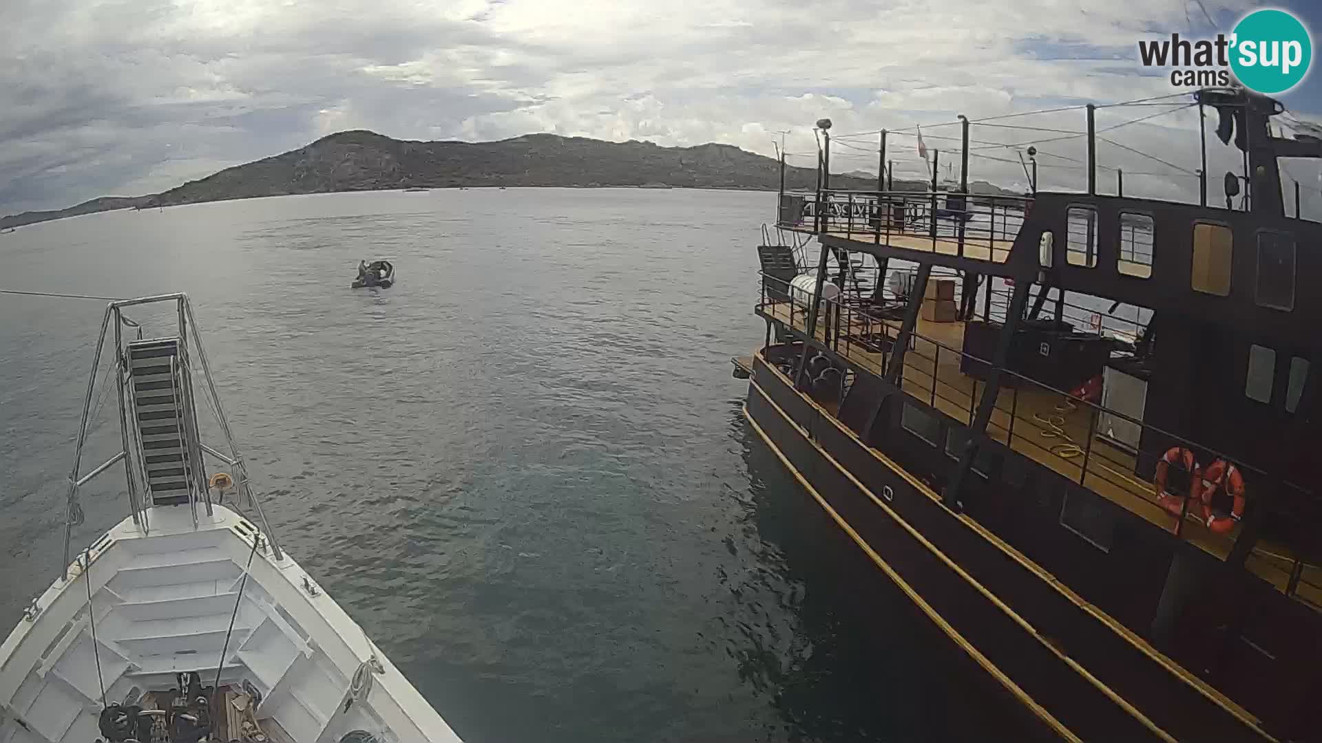 The boat Lo Squalo IV – live webcam arcipelago La Maddalena – Sardinia – Italy