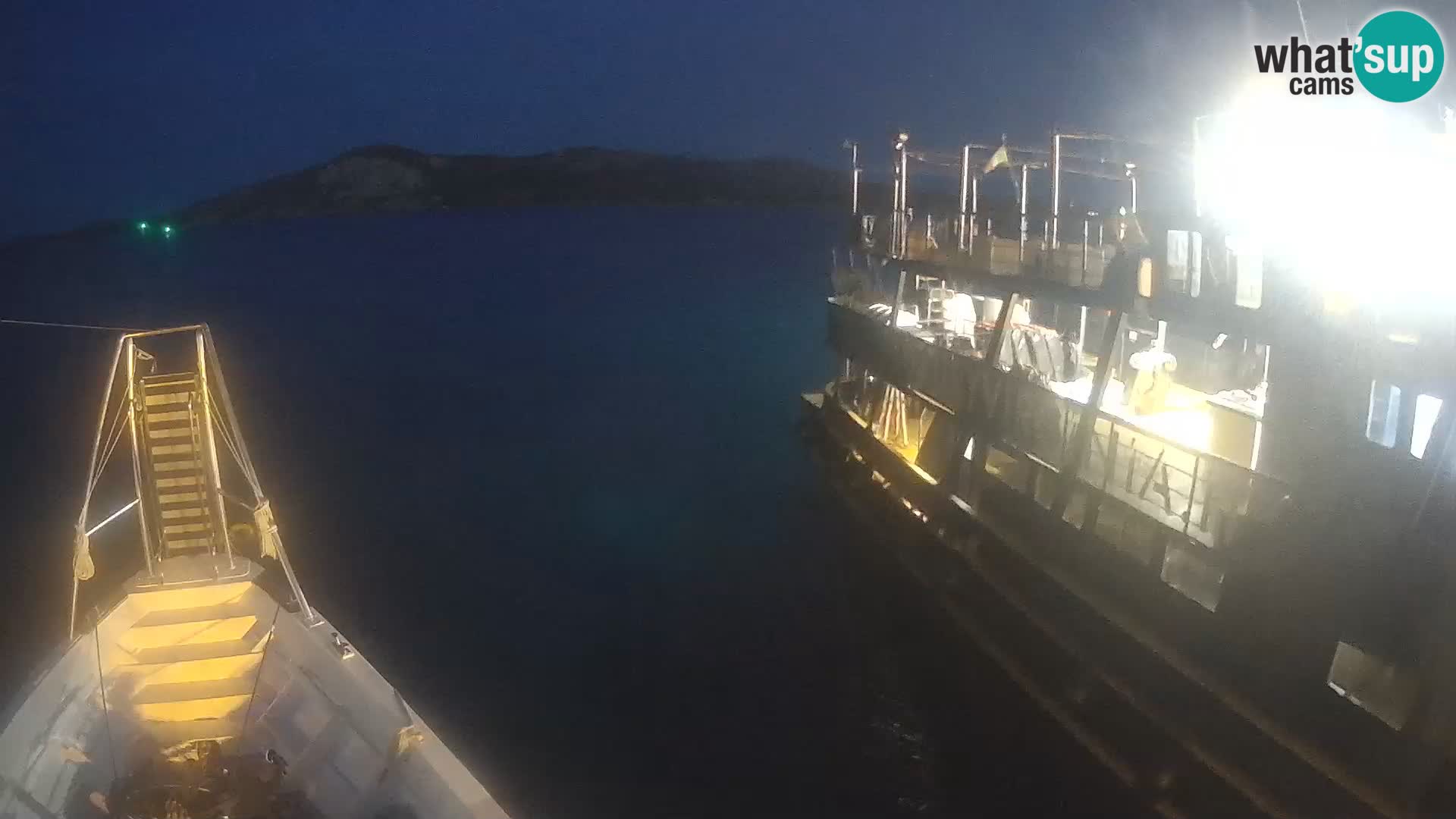 Čoln Lo Squalo IV – arhipelag spletna kamera La Maddalena – Sardinija – Italija